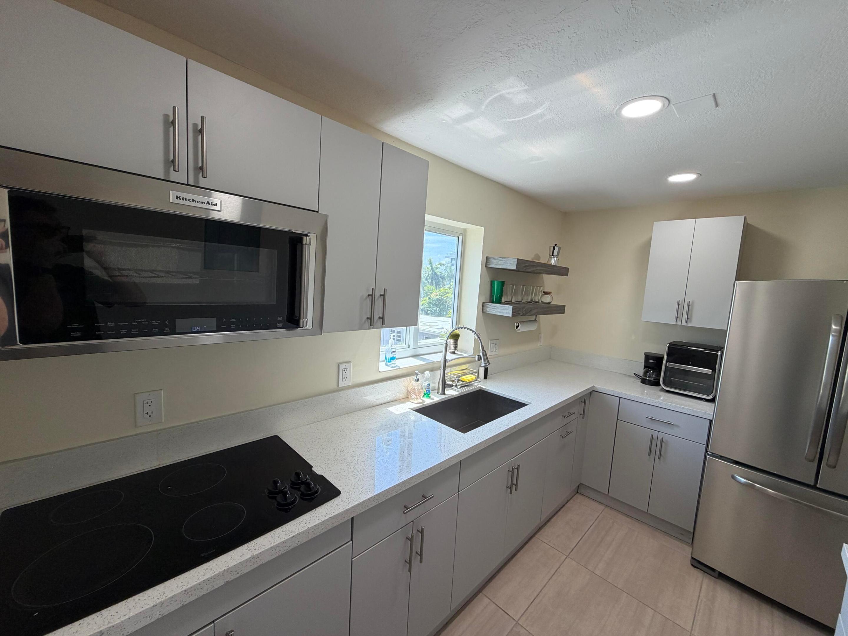 CHATILLON HALL CONDOMINIUM - Residential Lease
