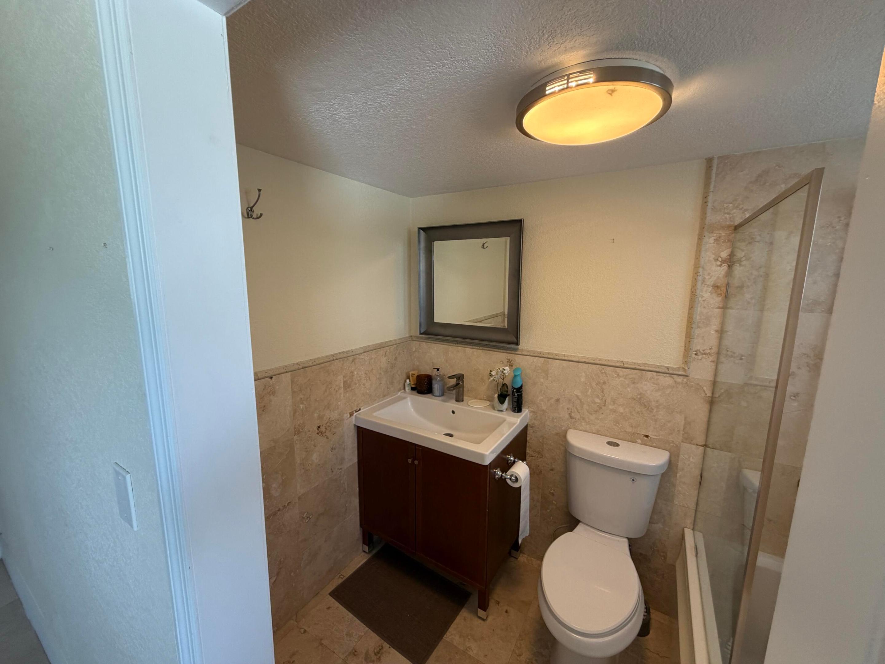 CHATILLON HALL CONDOMINIUM - Residential Lease