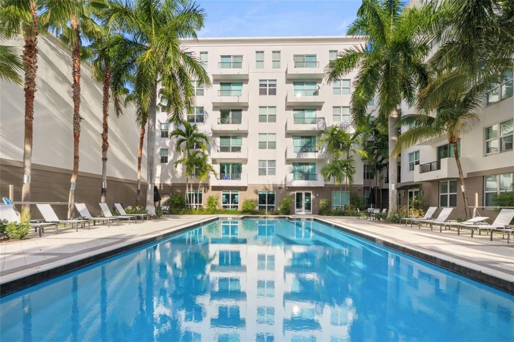 Resort style building in great central location.