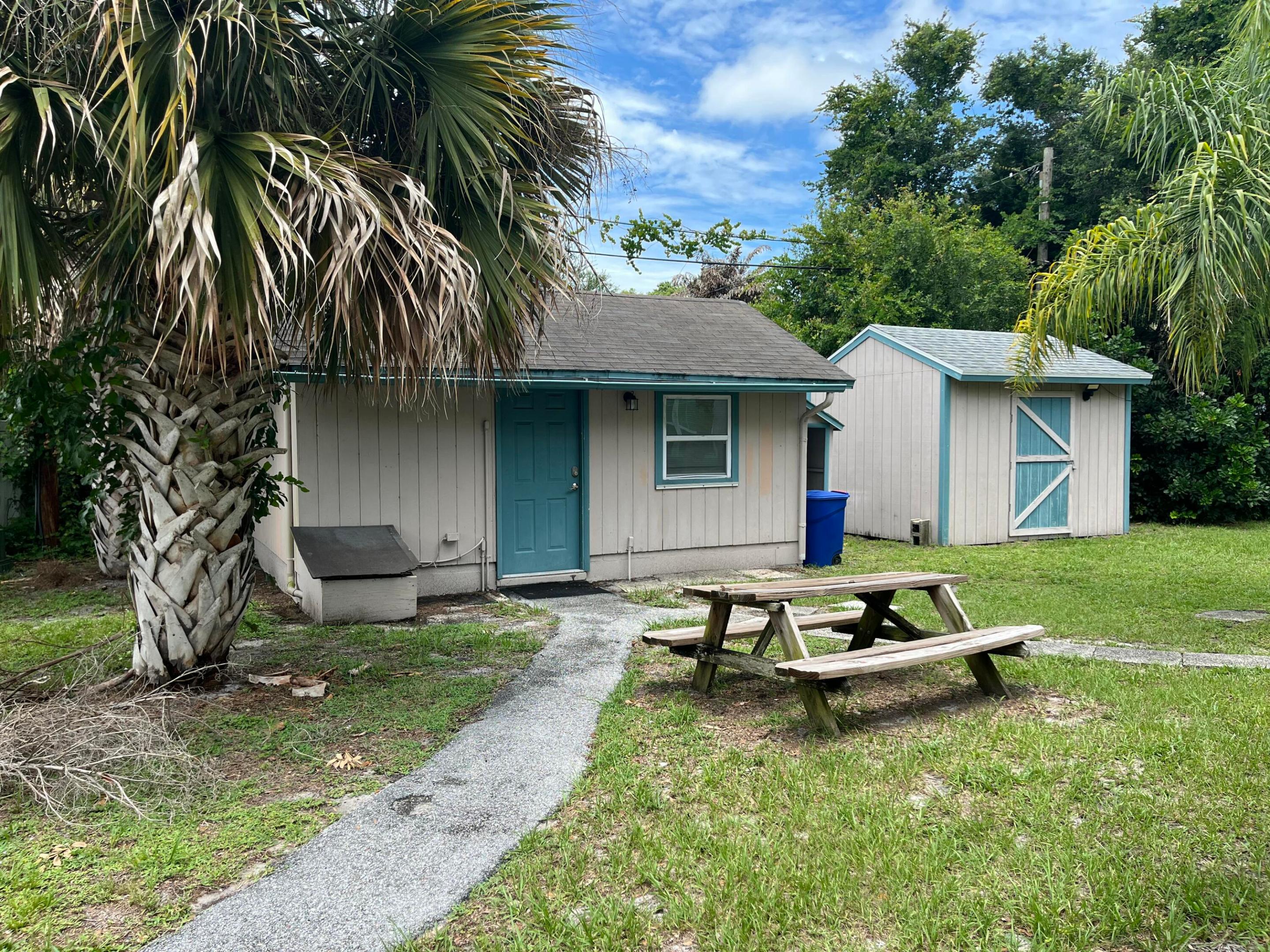 MCANSH PARK REPLATS OF - Residential