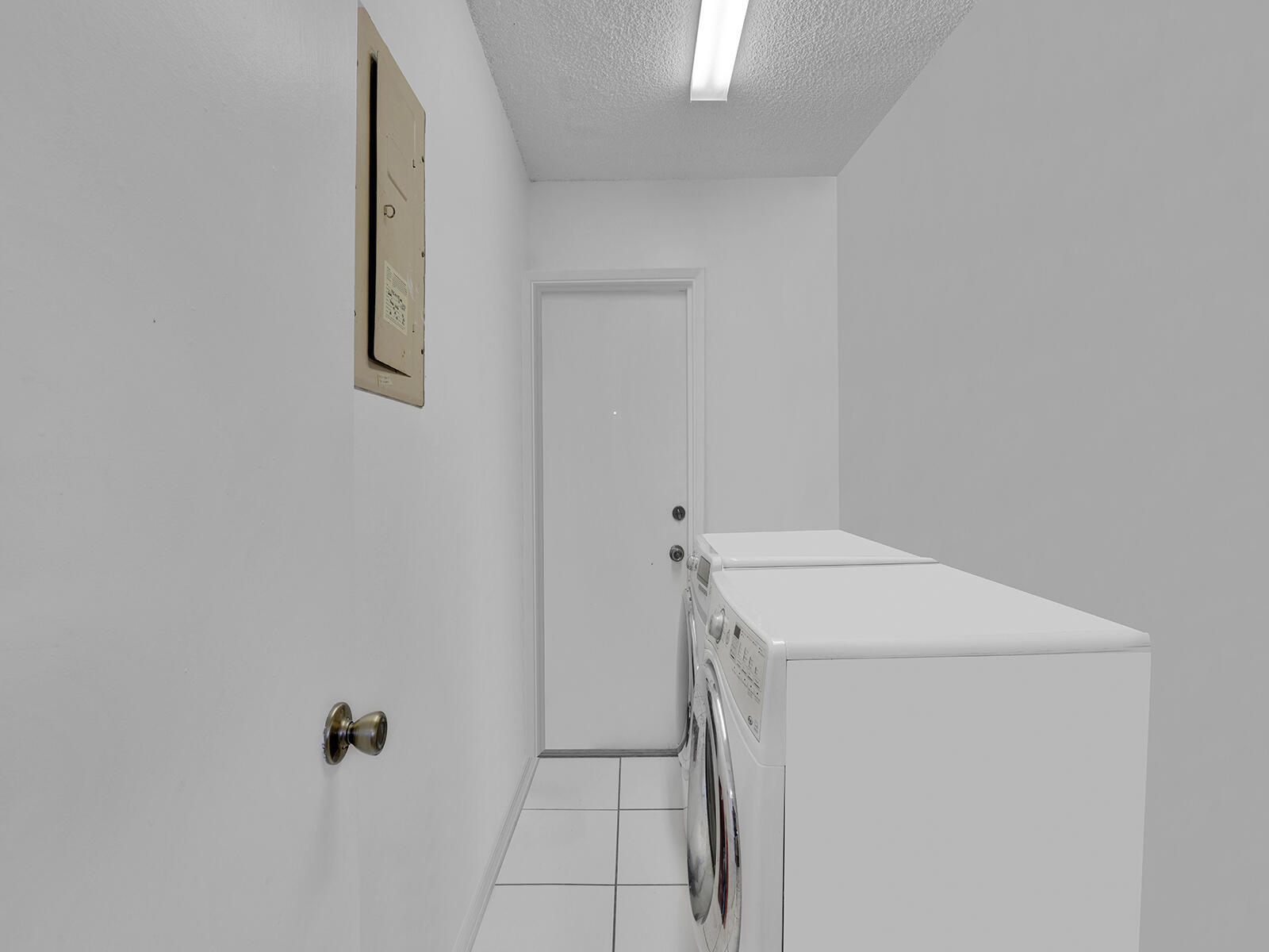 EAST WIND LAKE VILLAGE - Residential Lease