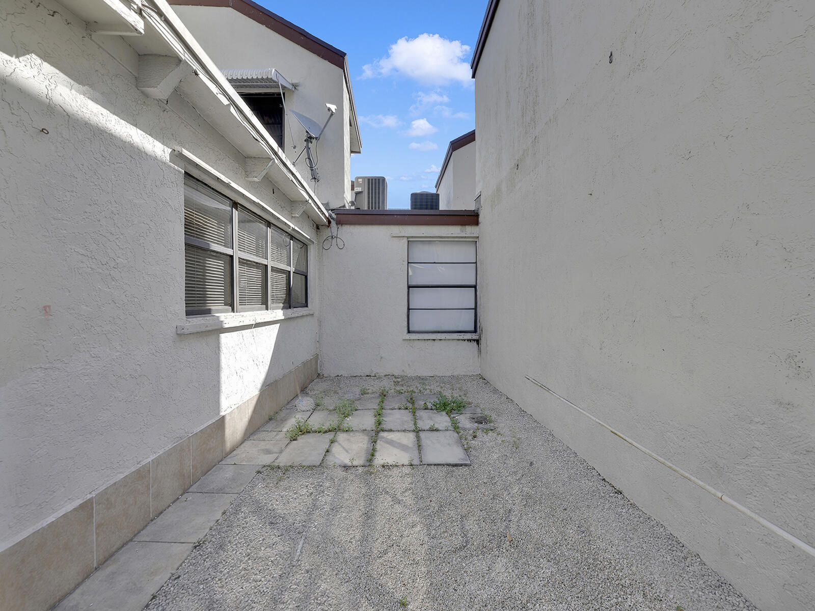 EAST WIND LAKE VILLAGE - Residential Lease
