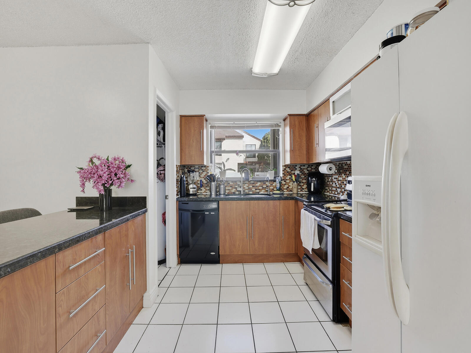 EAST WIND LAKE VILLAGE - Residential Lease