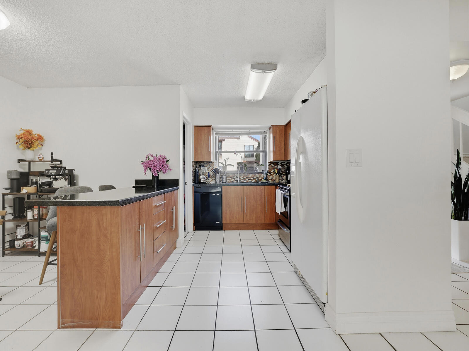 EAST WIND LAKE VILLAGE - Residential Lease