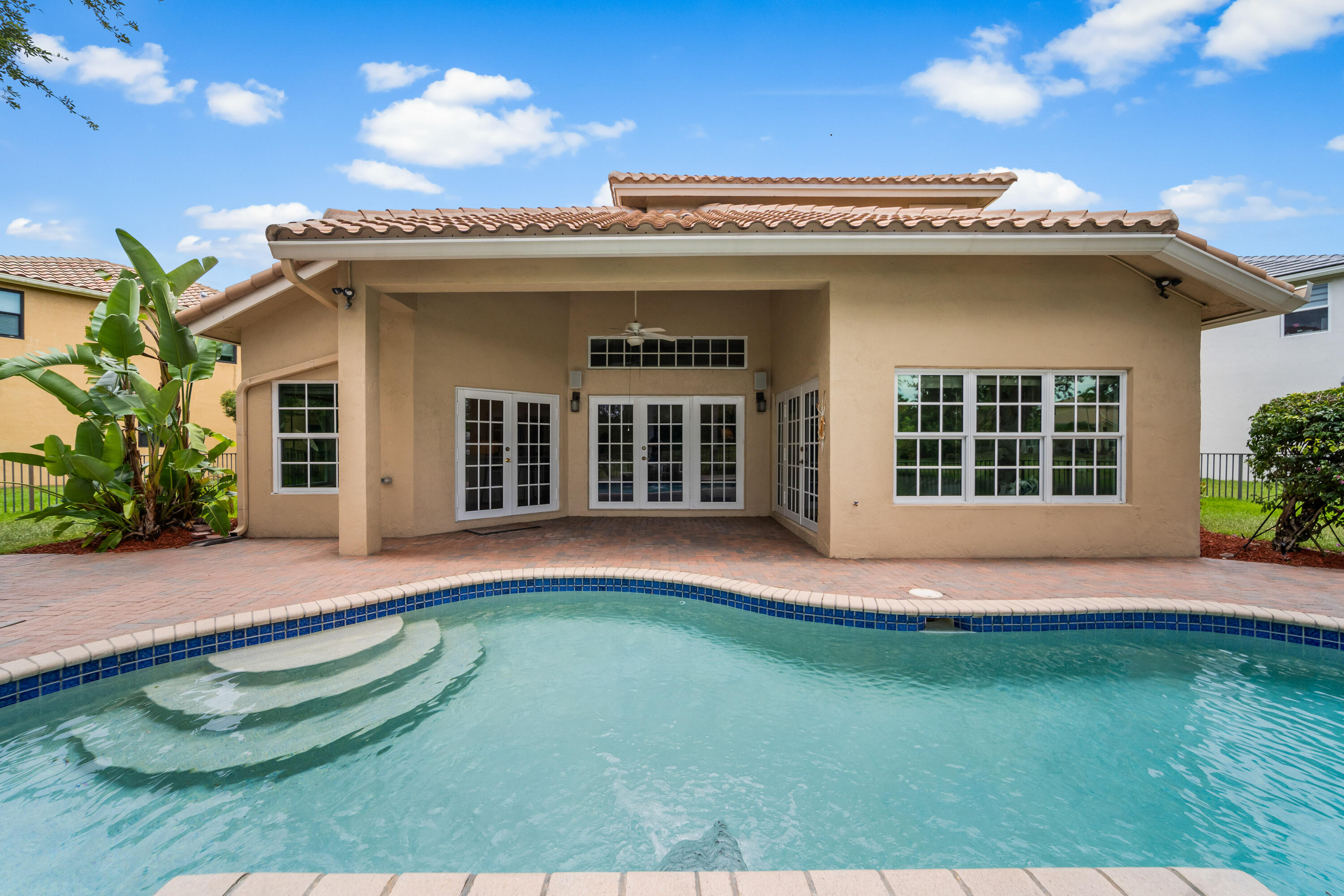 PARKLAND ISLES - Residential