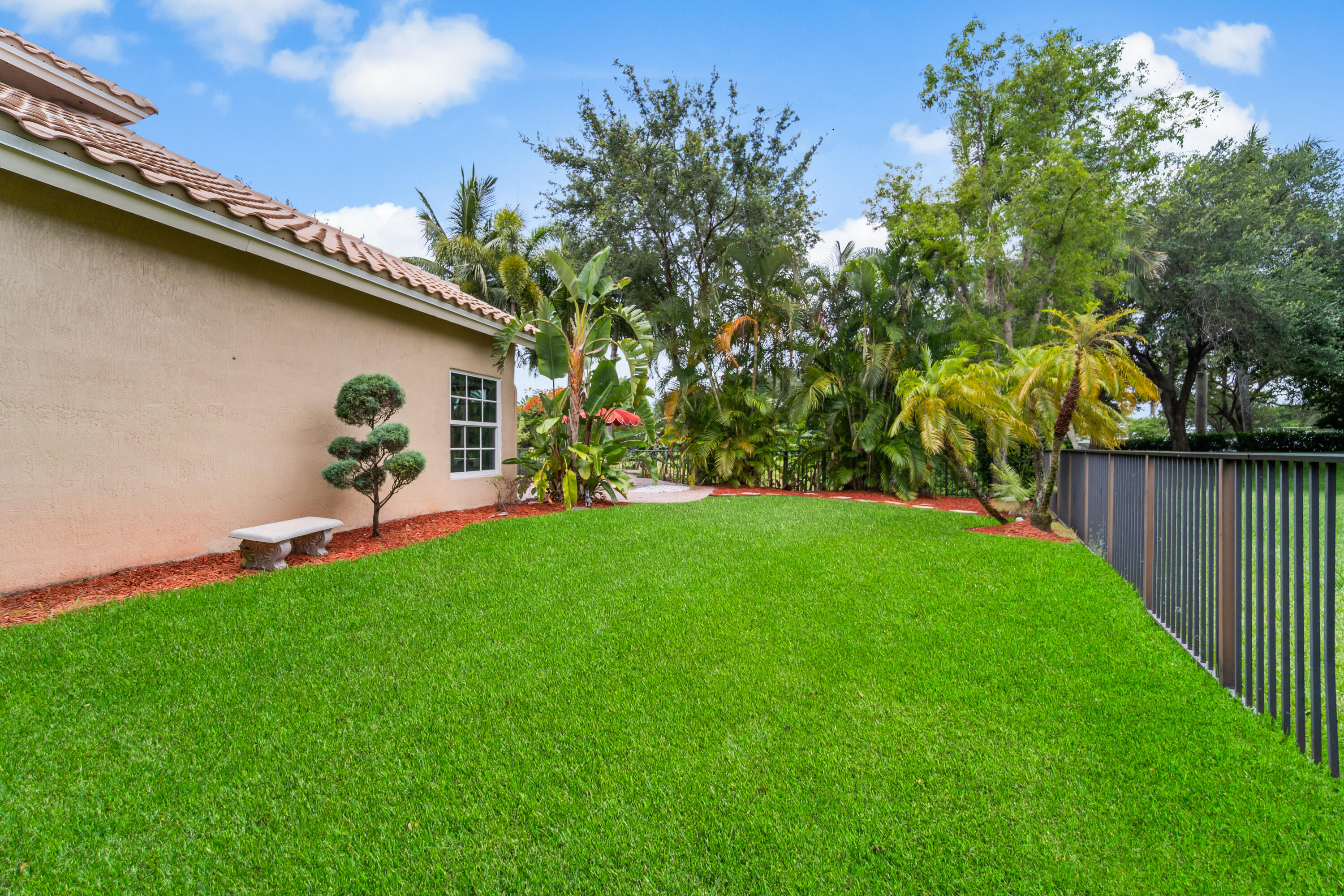 PARKLAND ISLES - Residential
