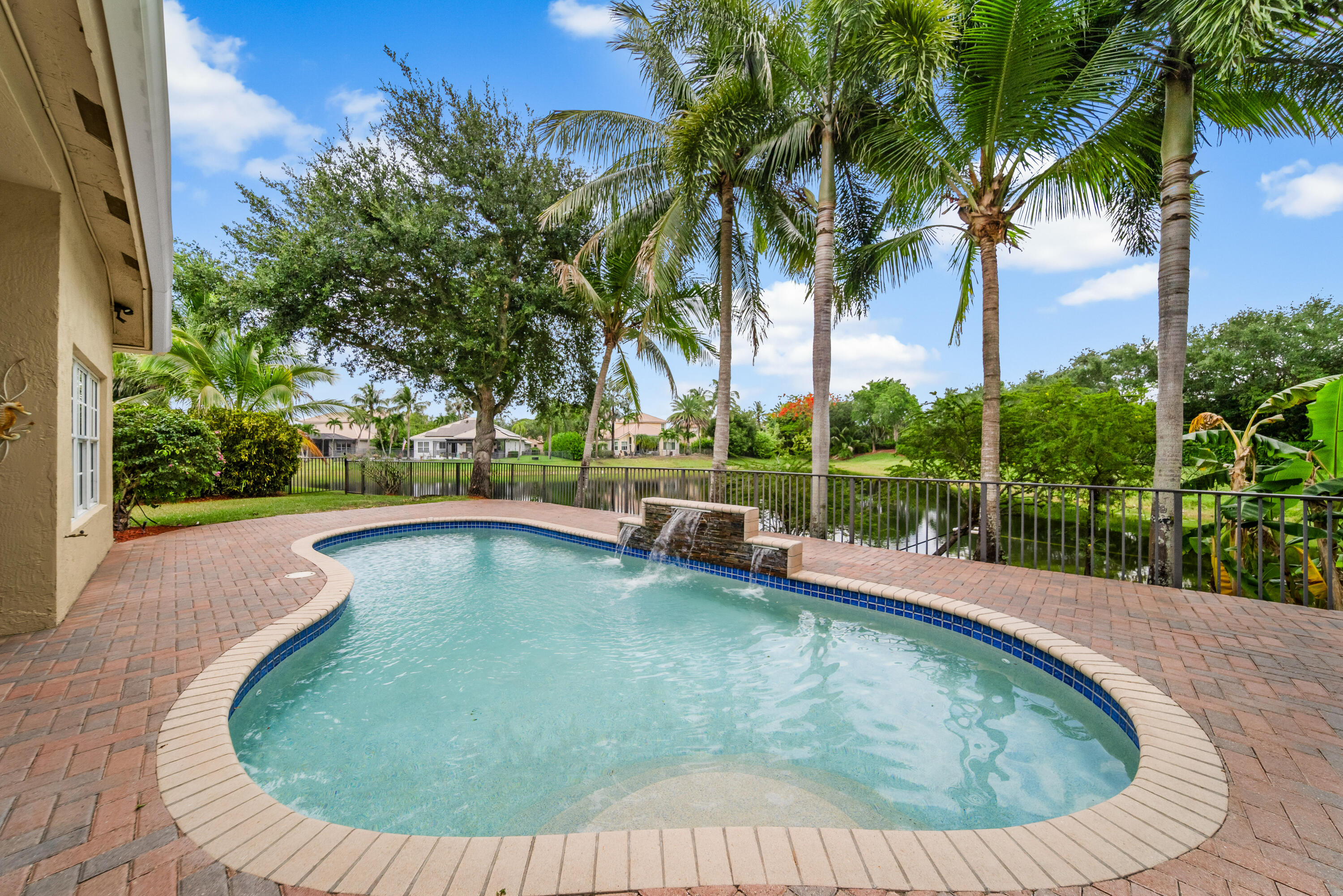 PARKLAND ISLES - Residential