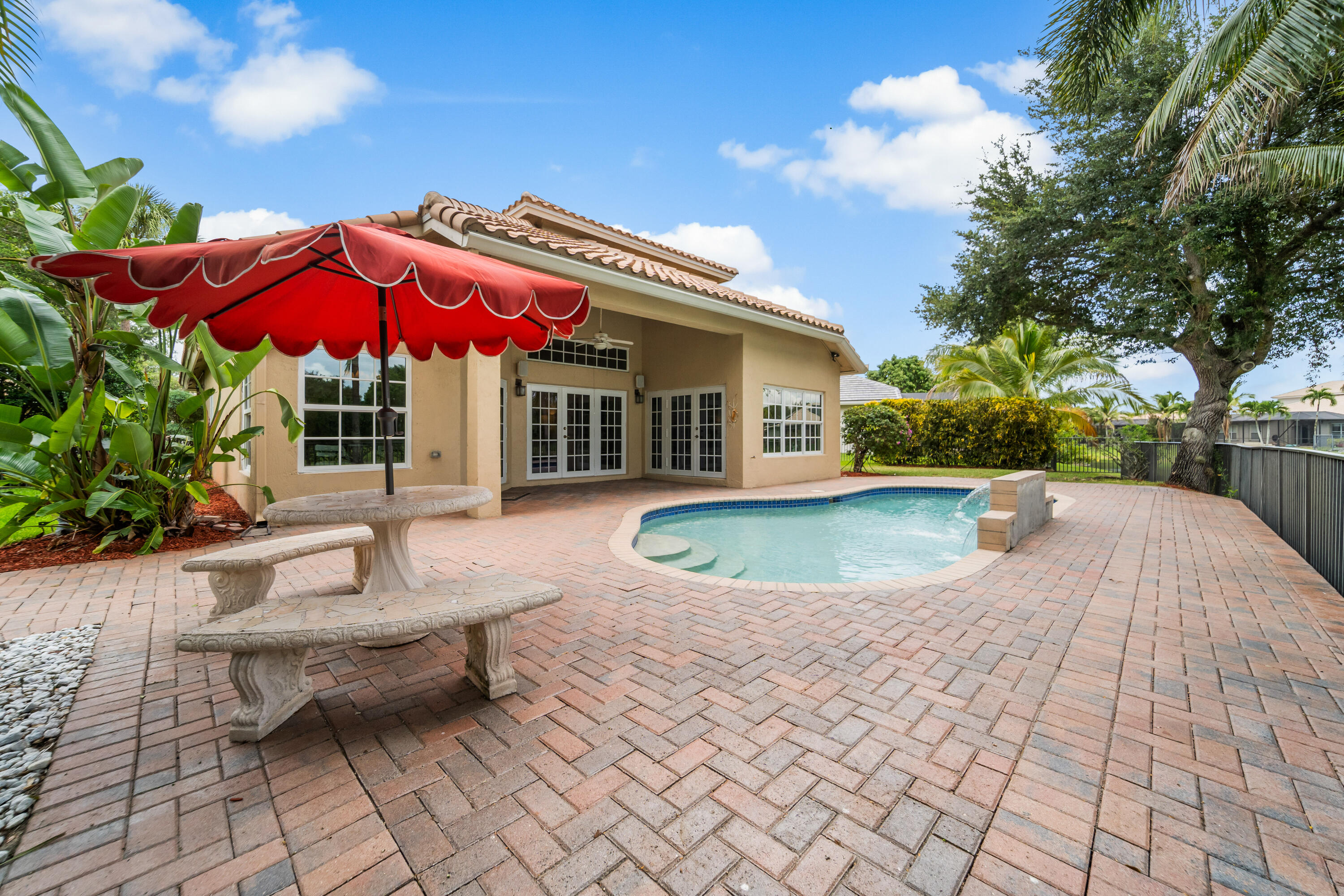PARKLAND ISLES - Residential