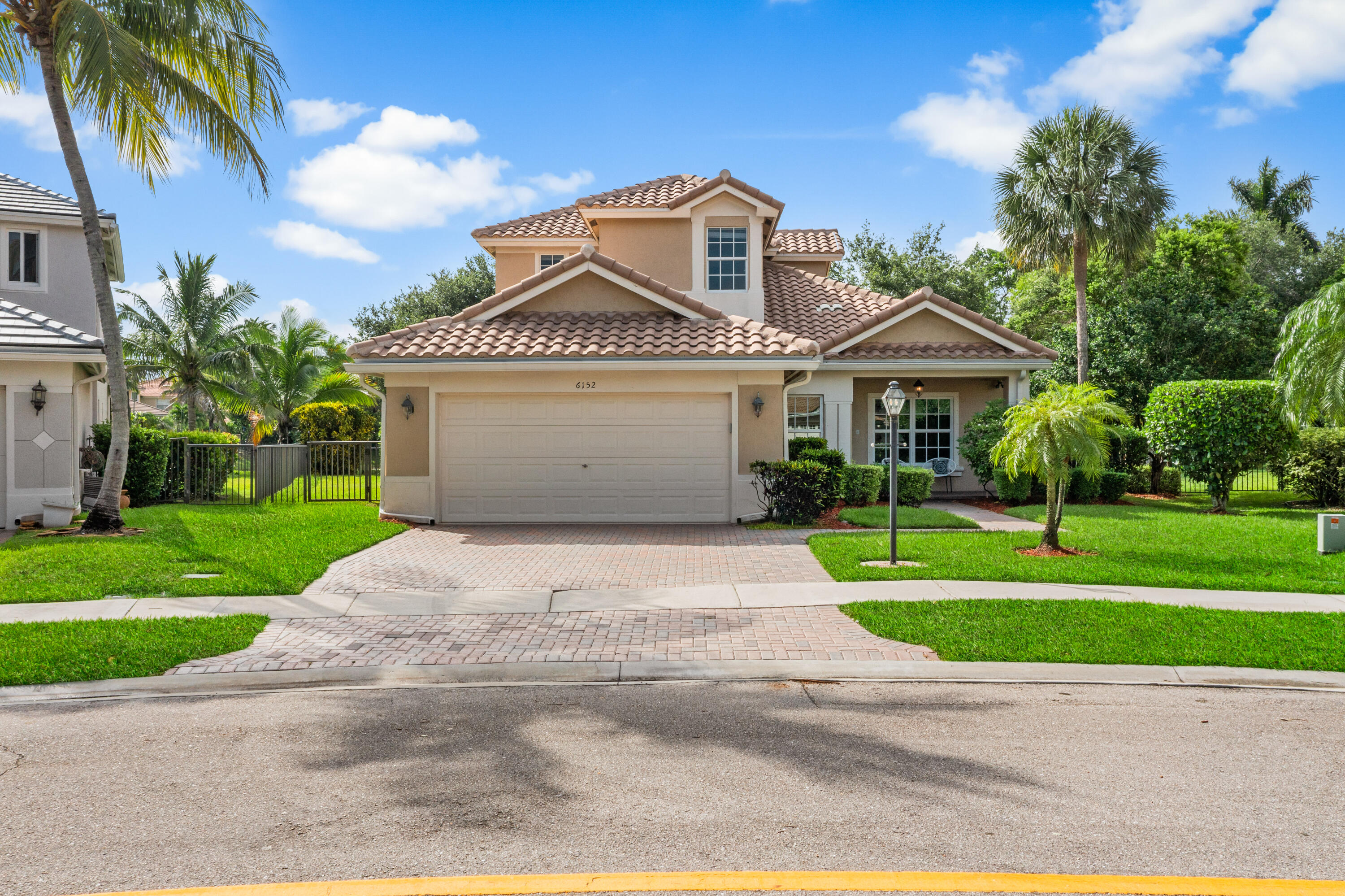 PARKLAND ISLES - Residential