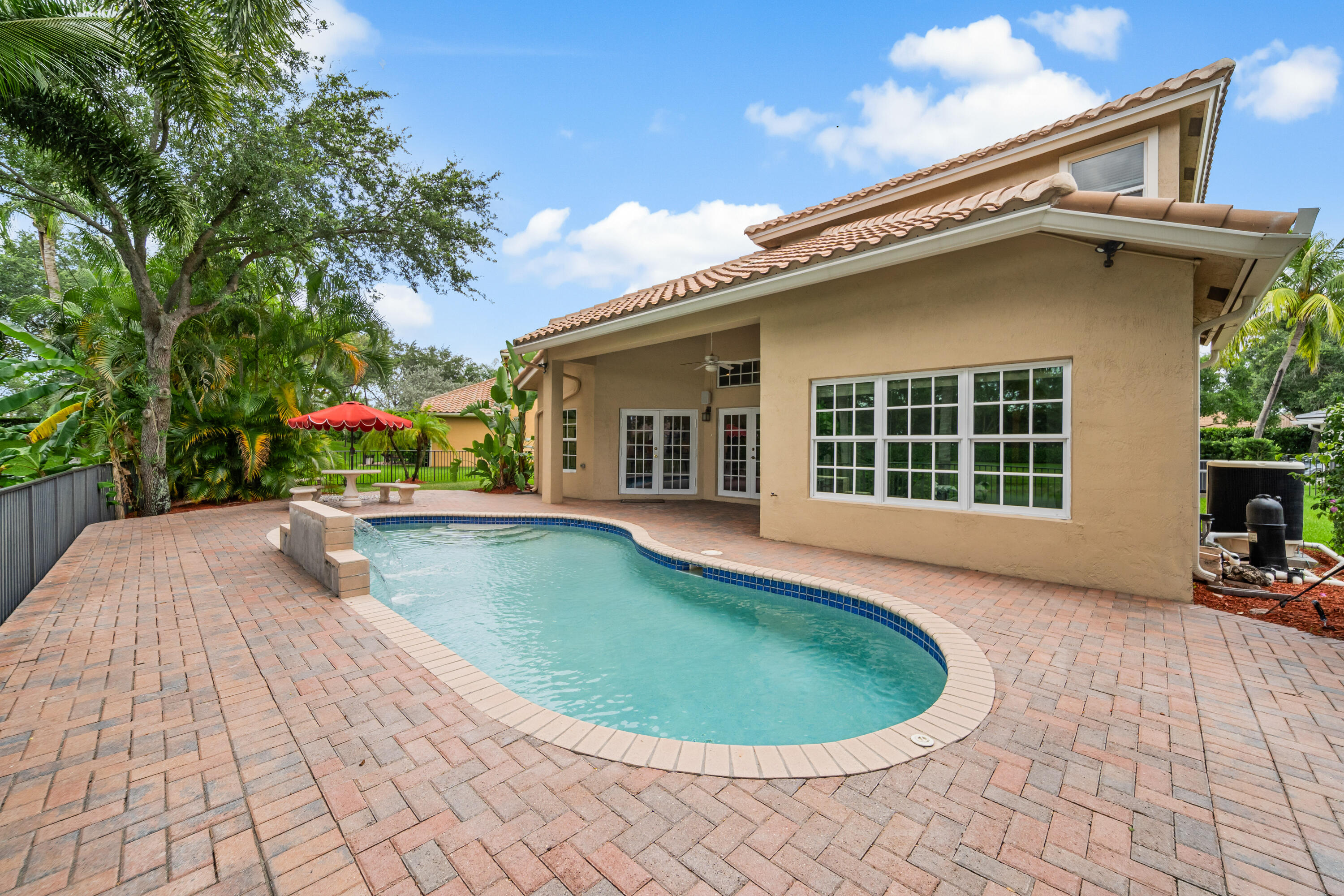 PARKLAND ISLES - Residential