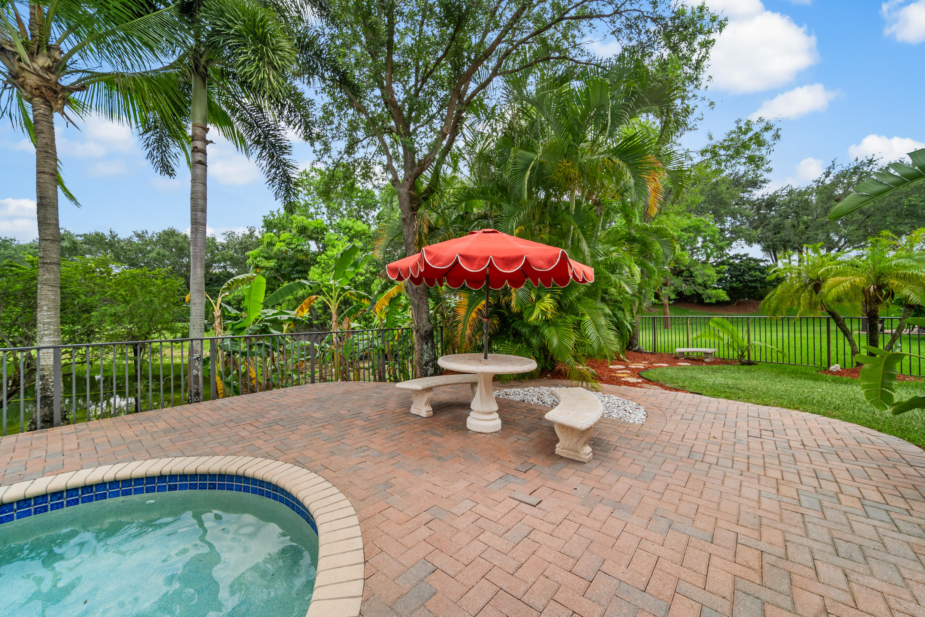 PARKLAND ISLES - Residential