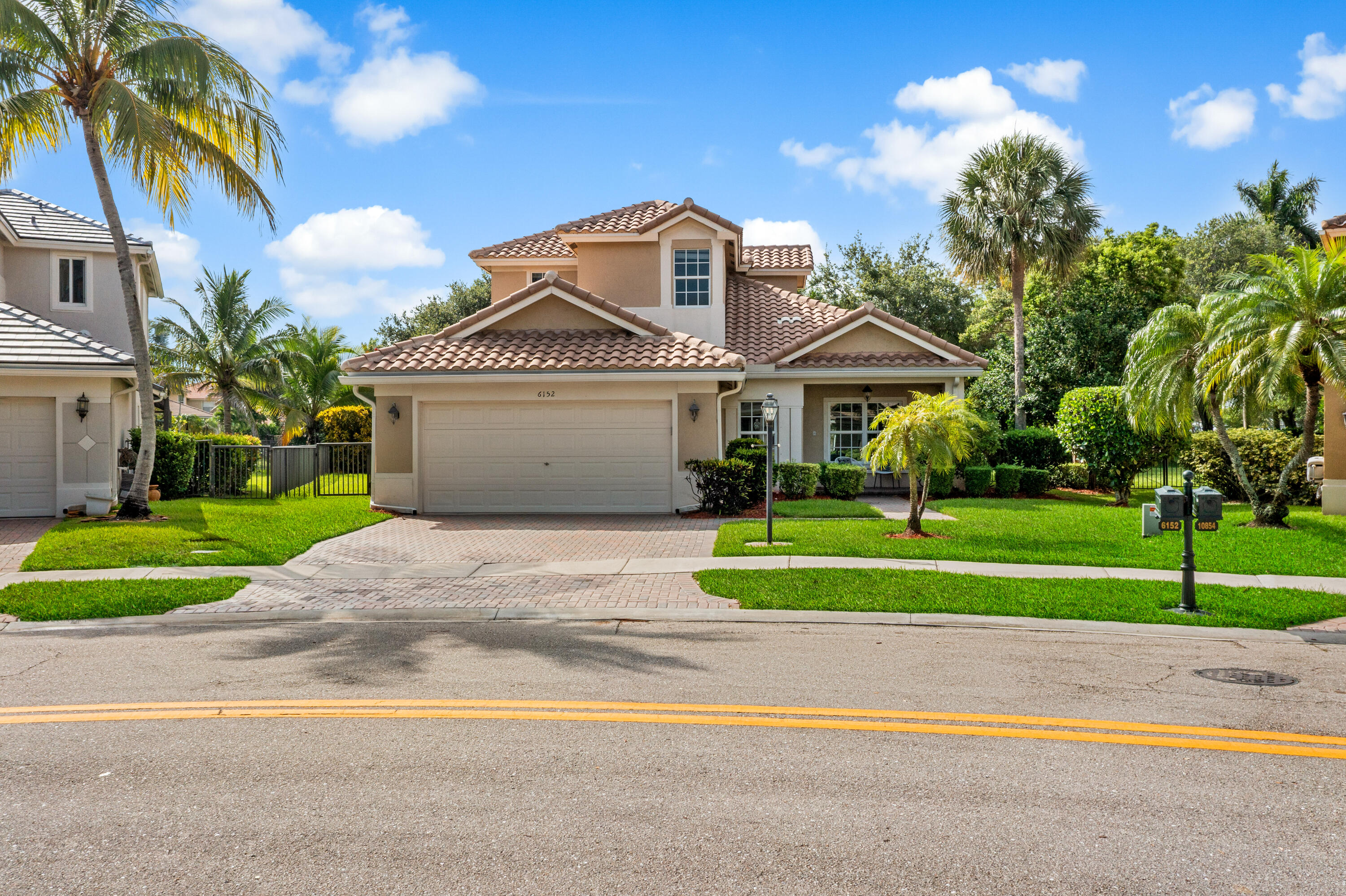 PARKLAND ISLES - Residential