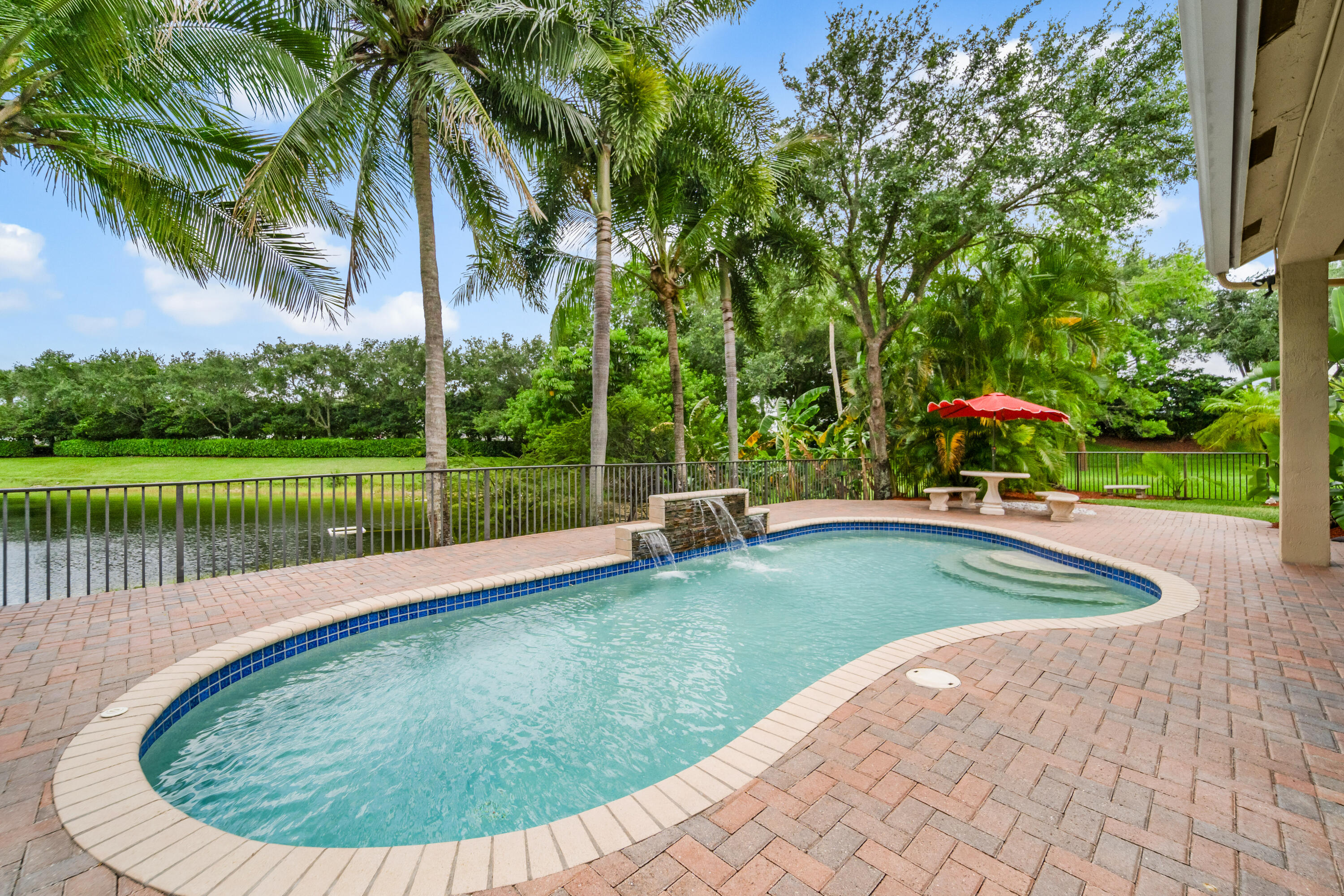 PARKLAND ISLES - Residential