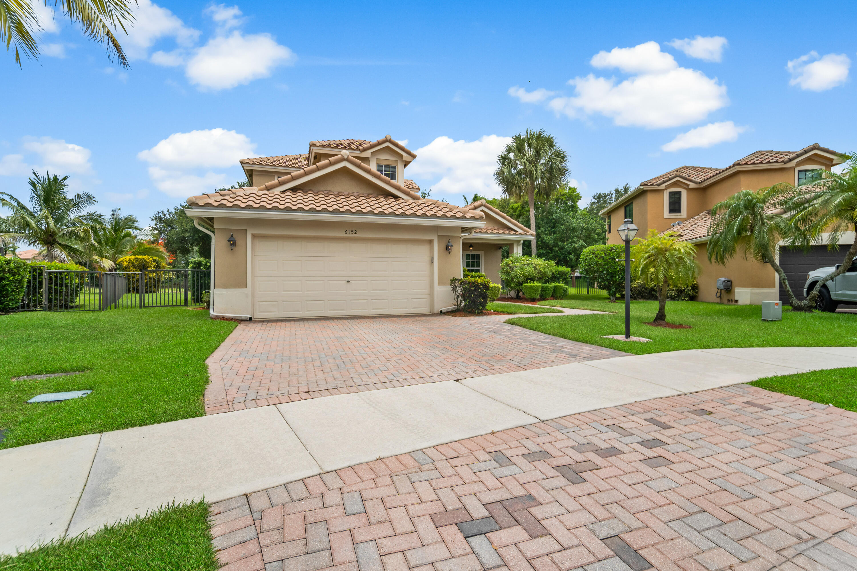 PARKLAND ISLES - Residential