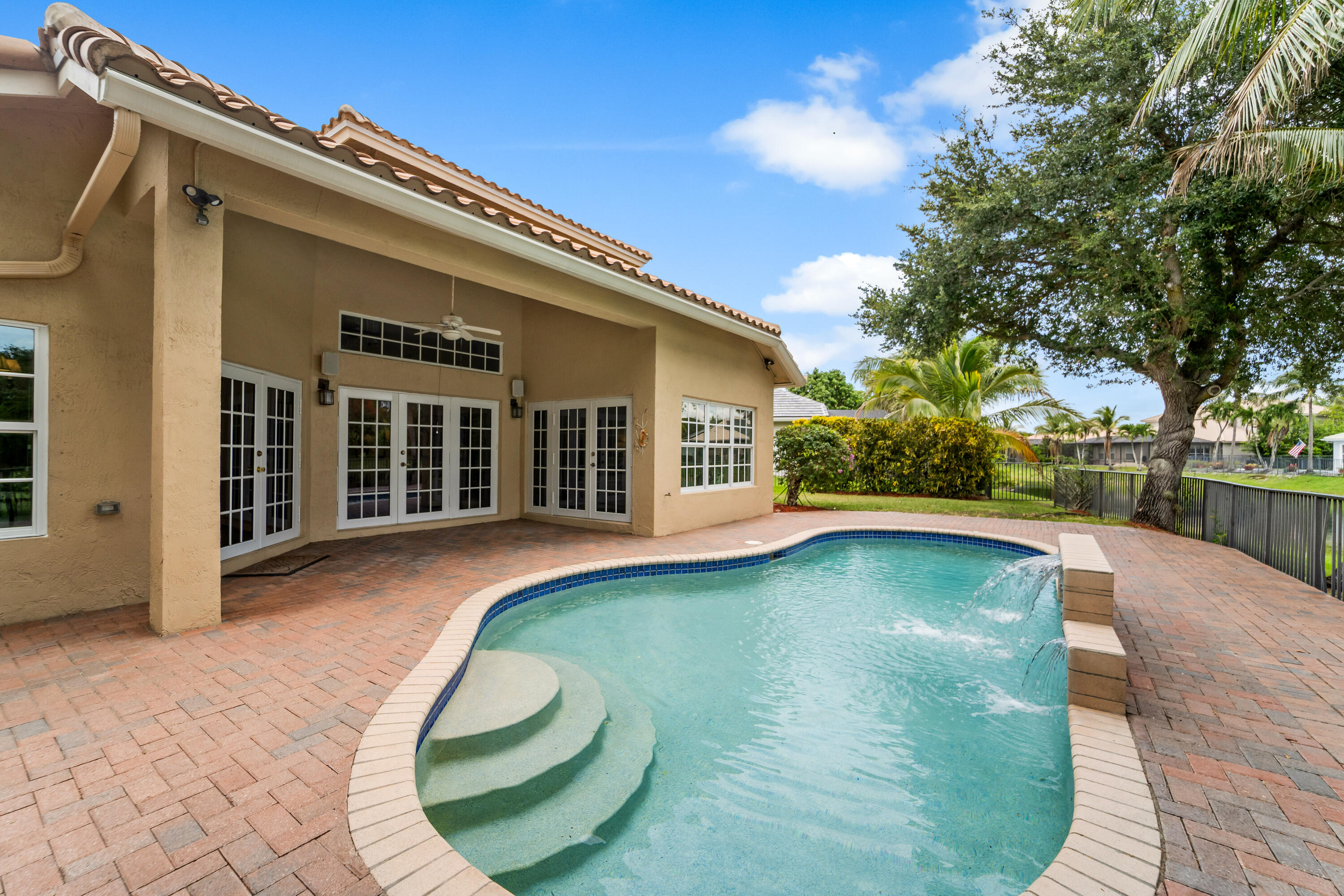 PARKLAND ISLES - Residential