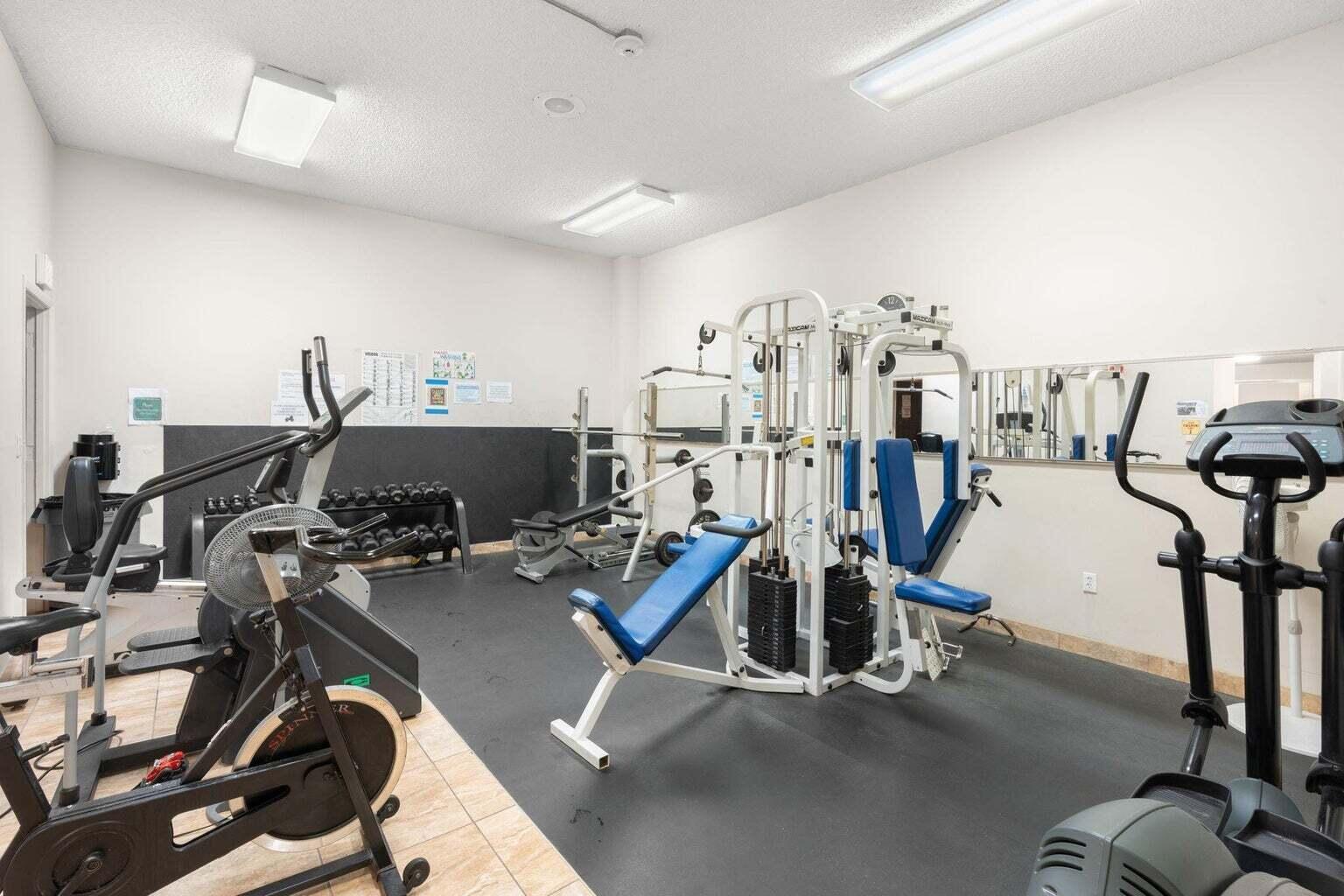 LAUDERDALE OAKS CONDO 4 - Residential