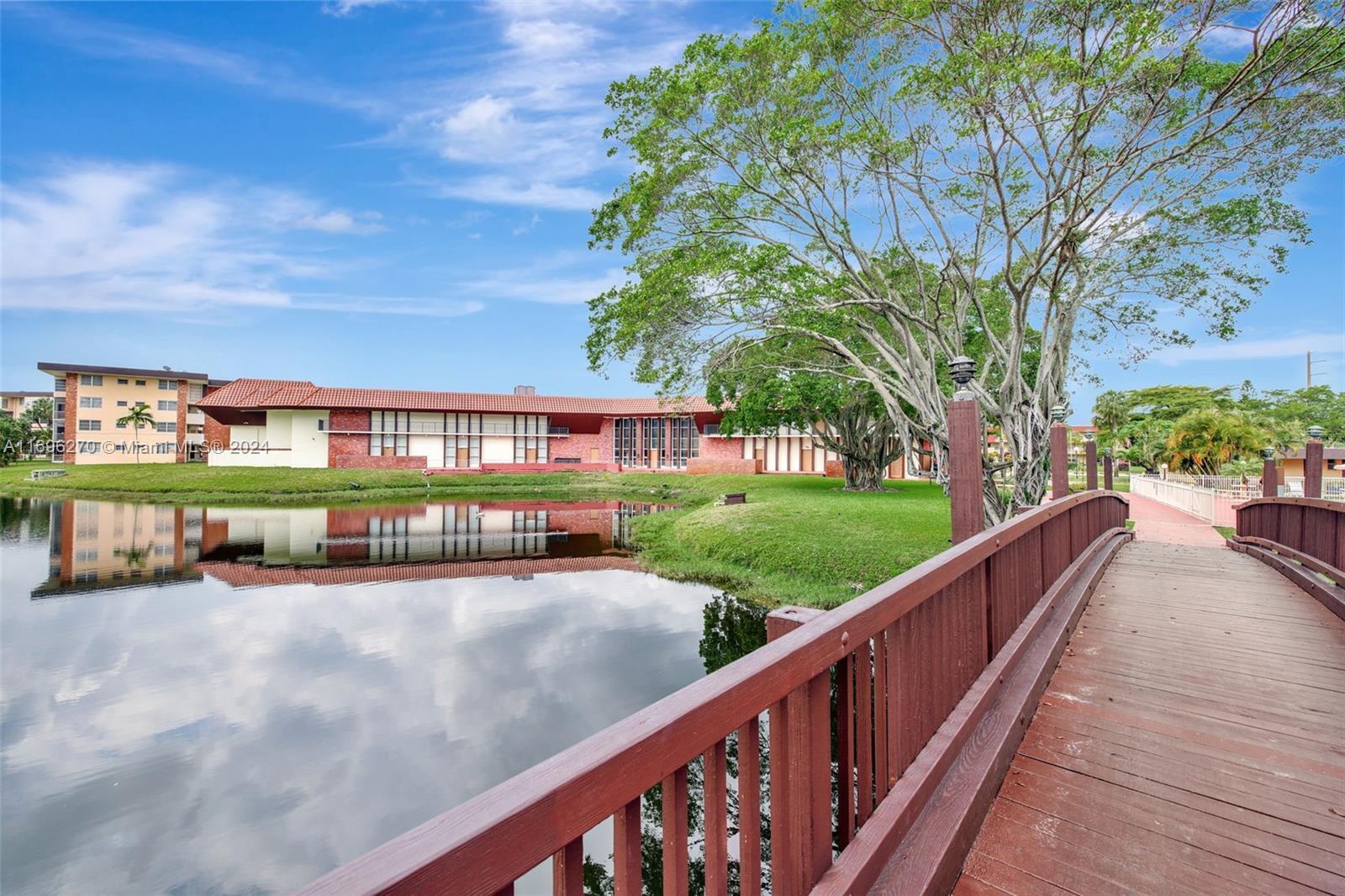 LAUDERDALE OAKS CONDO 4 - Residential