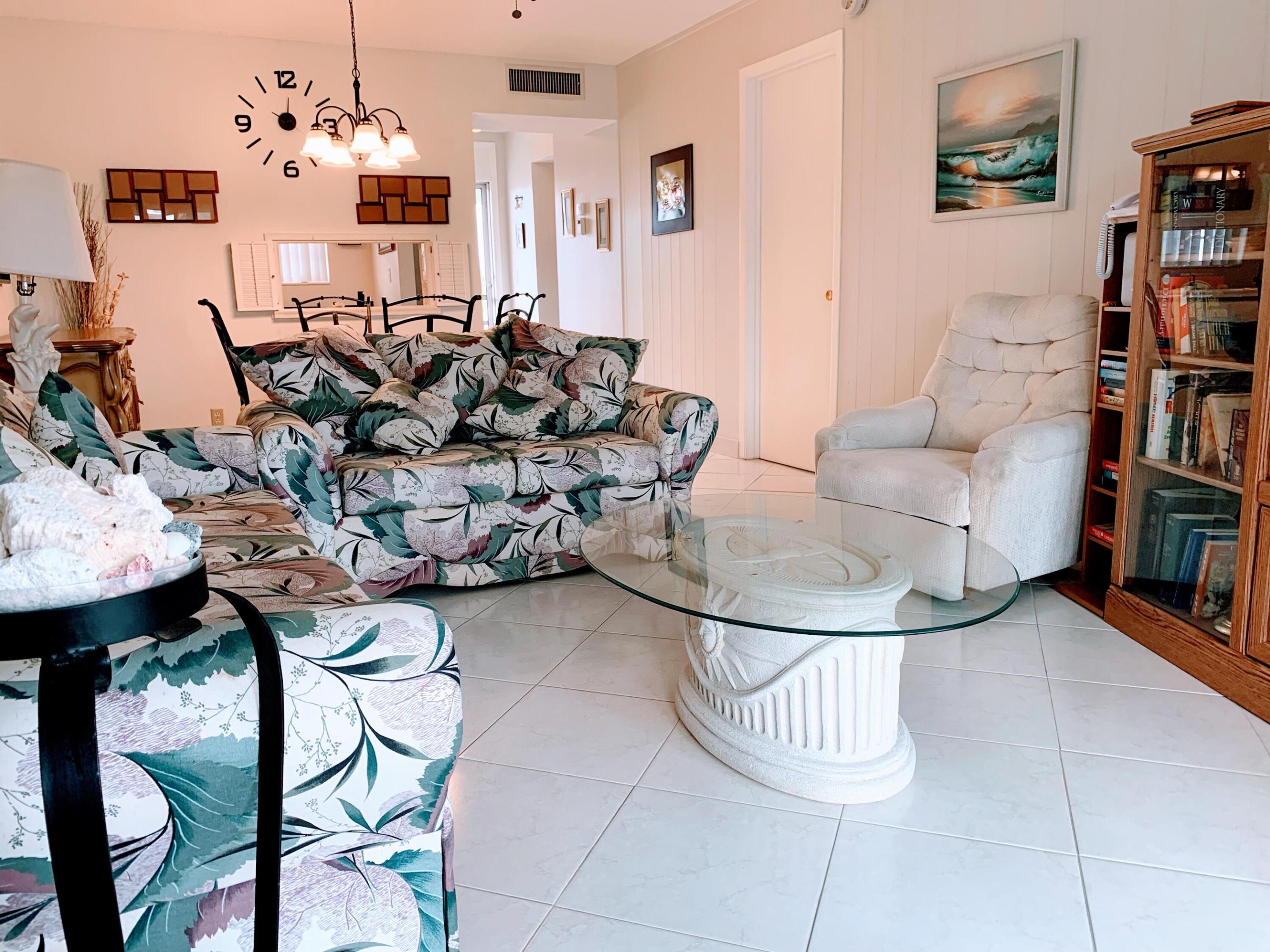 LAUDERDALE OAKS CONDO 4 - Residential