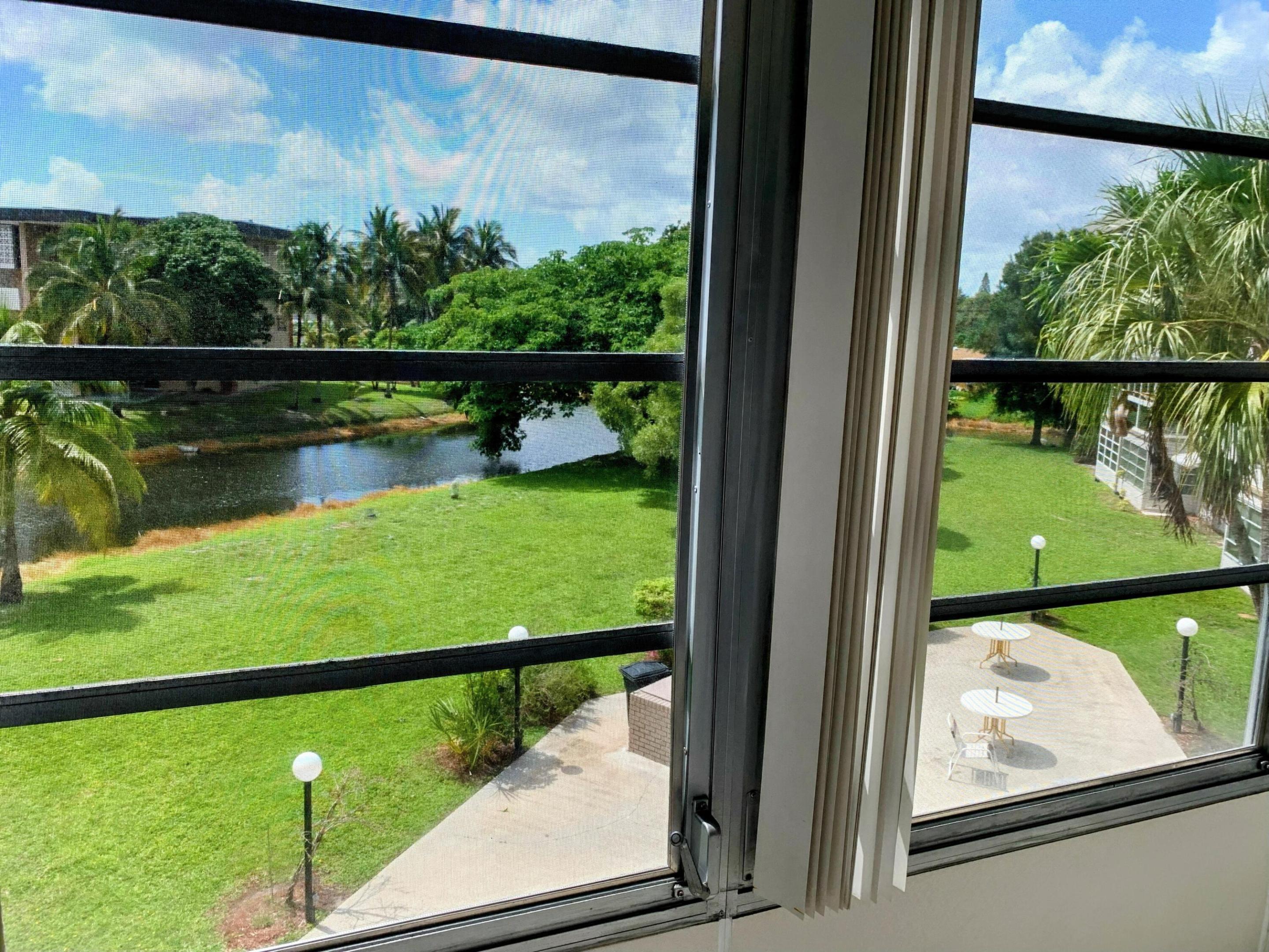 LAUDERDALE OAKS CONDO 4 - Residential