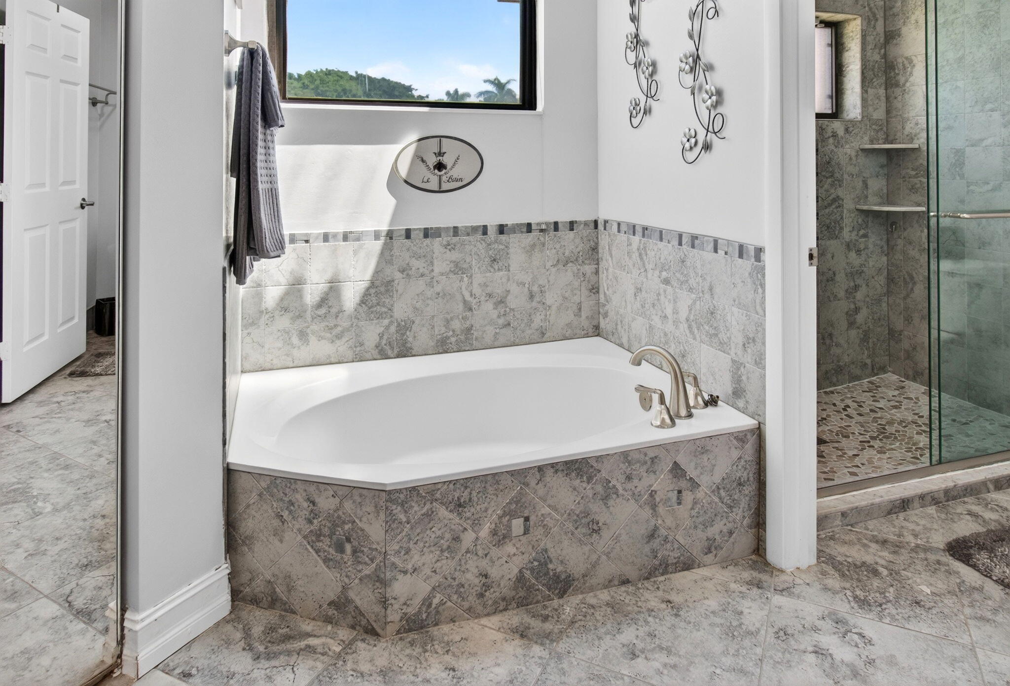 ABERDEEN COUNTRY CLUB - Residential