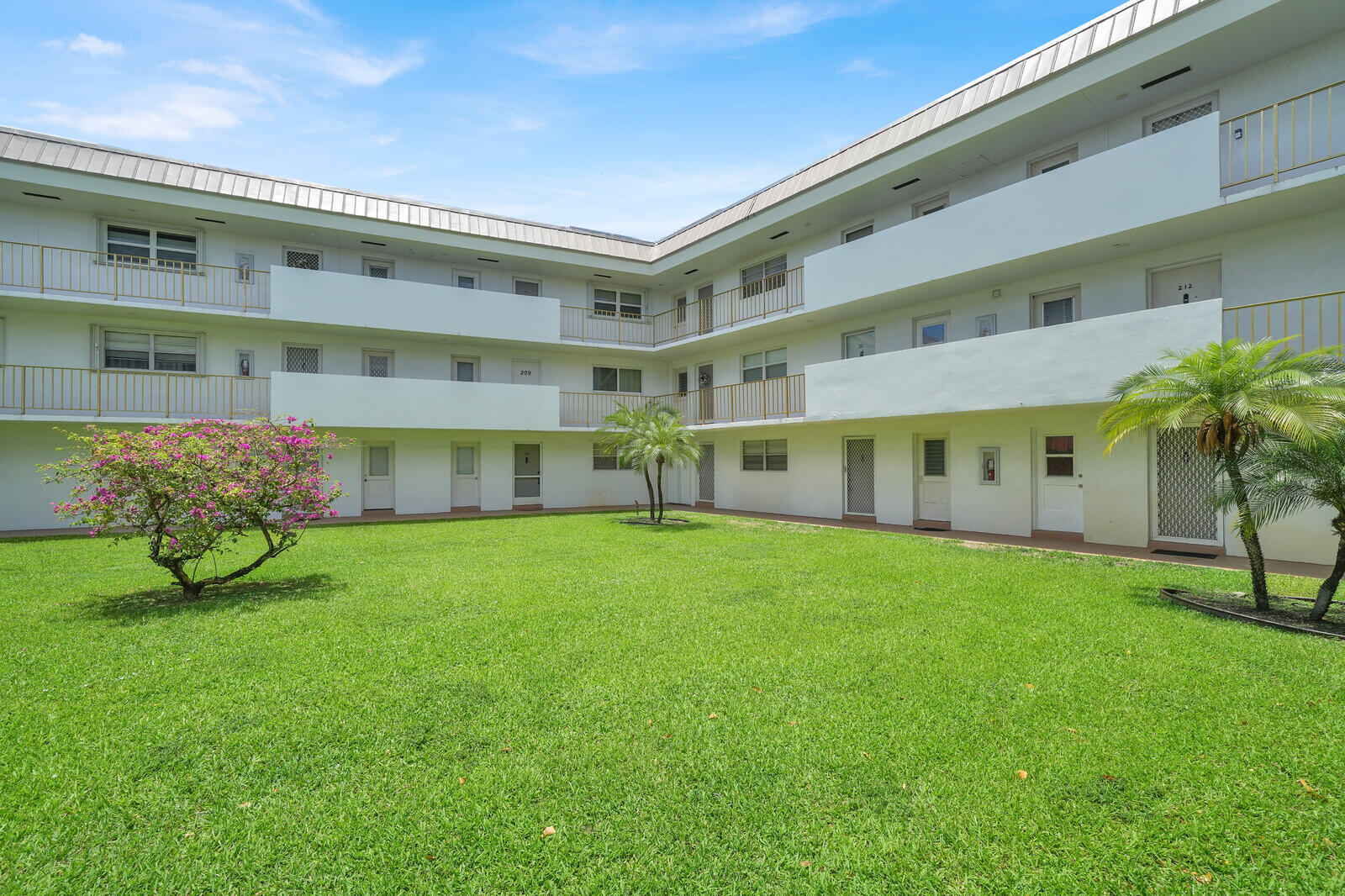 BOCA TEECA CONDO 2 - Residential
