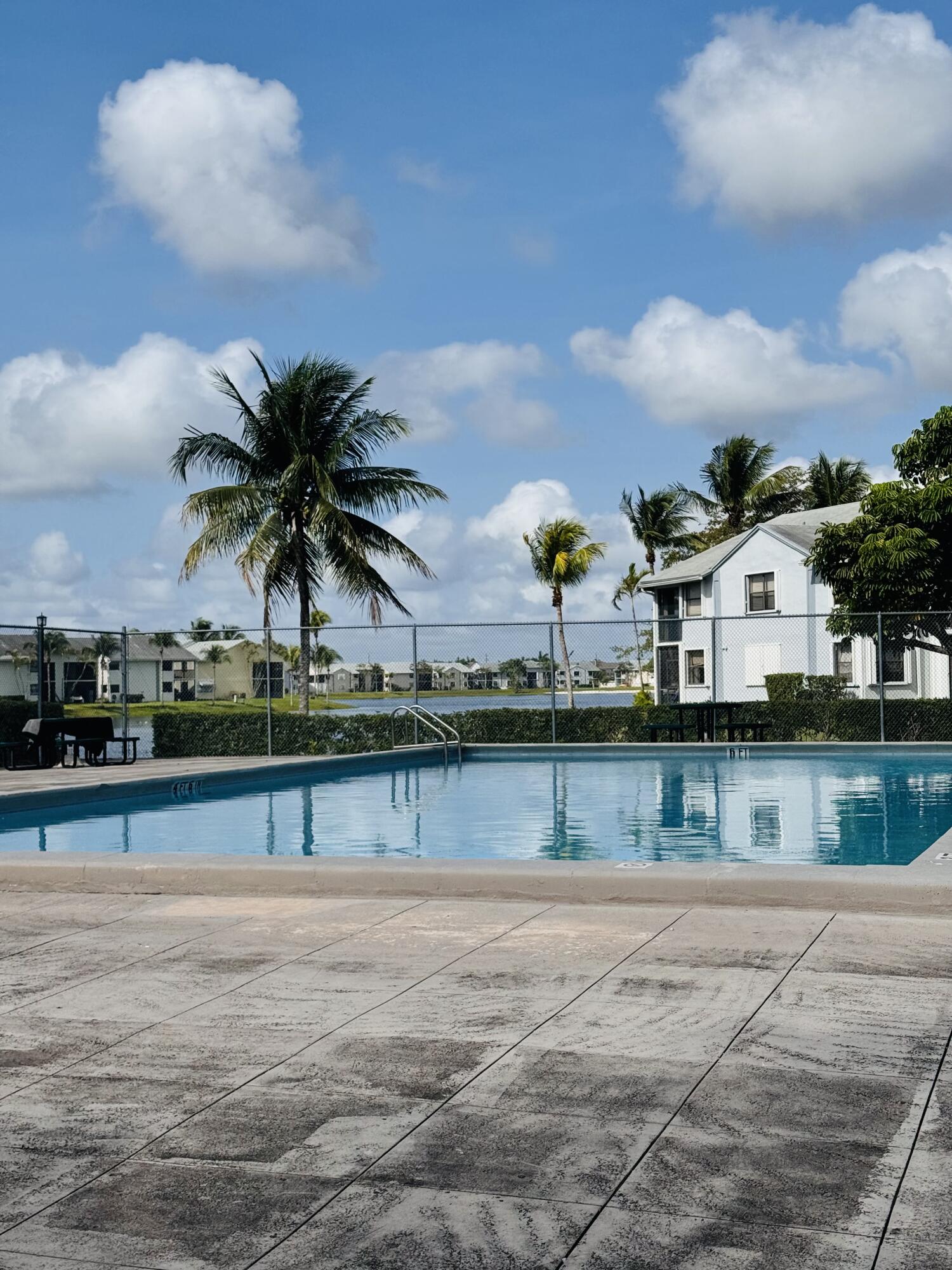 LAKESHORE CONDO #2 - Residential