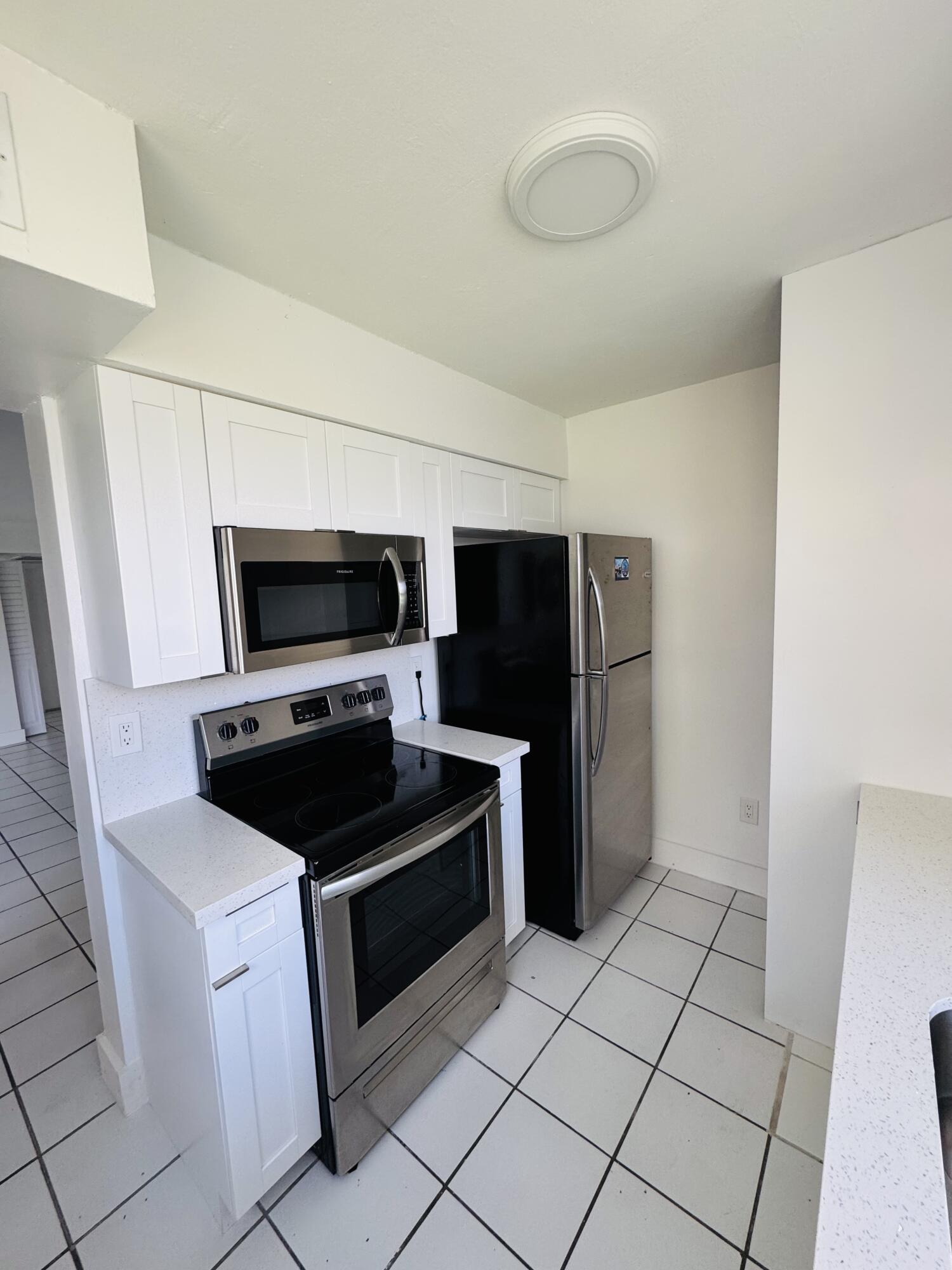 LAKESHORE CONDO #2 - Residential