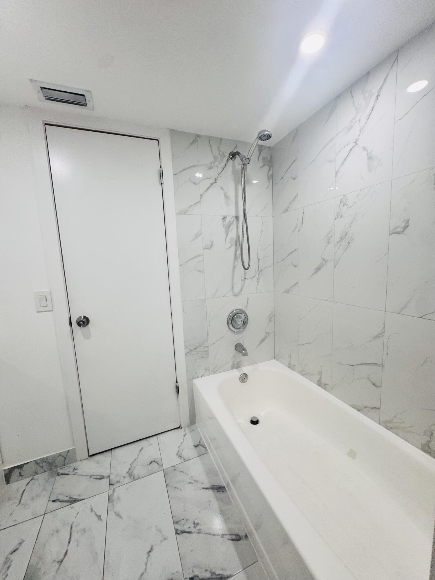 LAKESHORE CONDO #2 - Residential