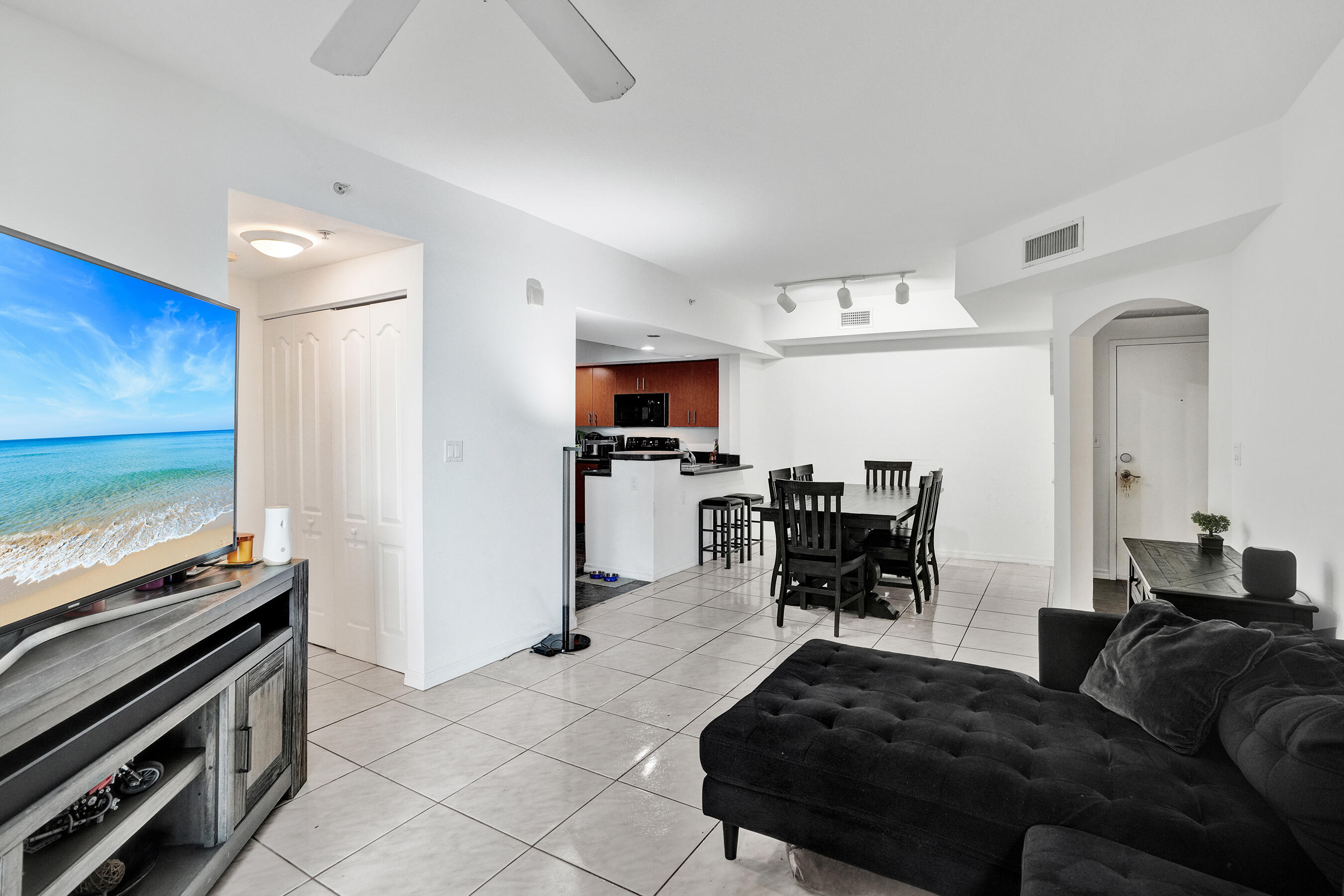 WAVERLY AT LAS OLAS CONDO - Residential Lease