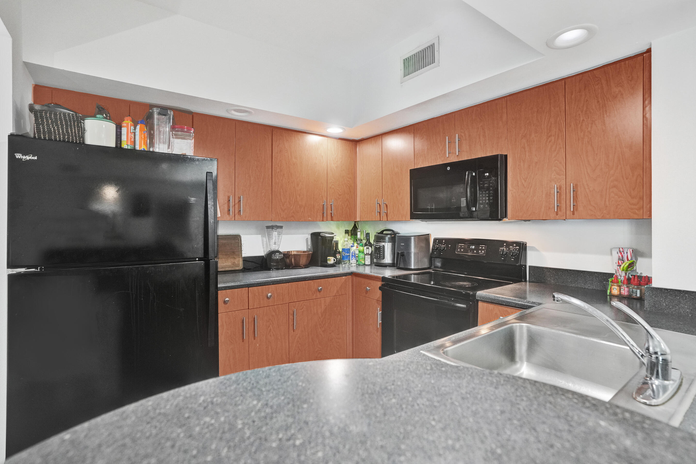 WAVERLY AT LAS OLAS CONDO - Residential Lease
