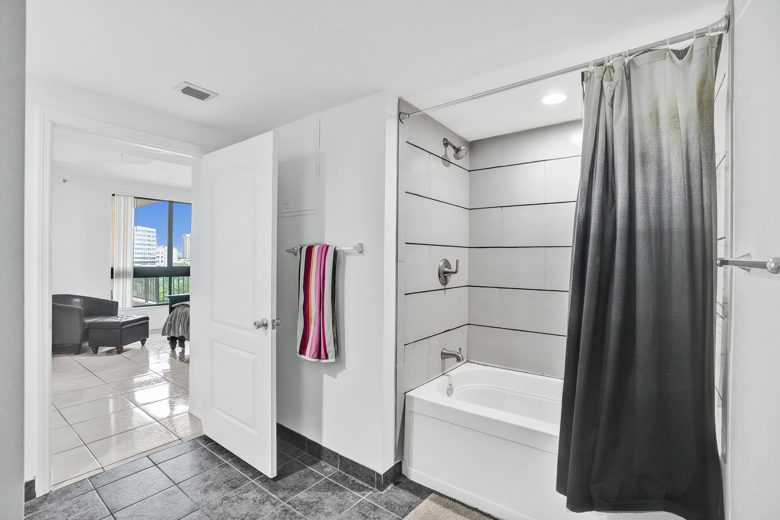 WAVERLY AT LAS OLAS CONDO - Residential Lease