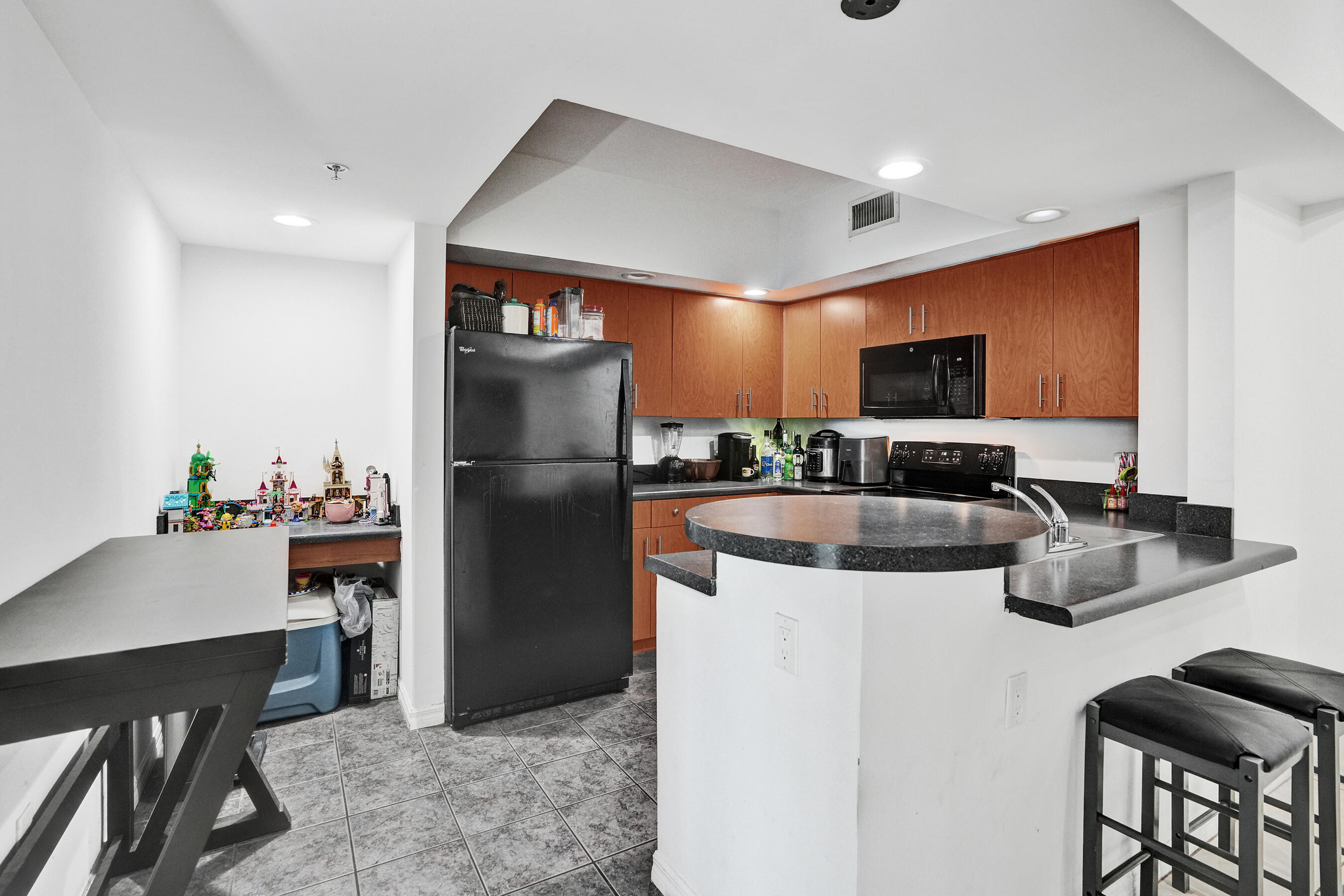WAVERLY AT LAS OLAS CONDO - Residential Lease