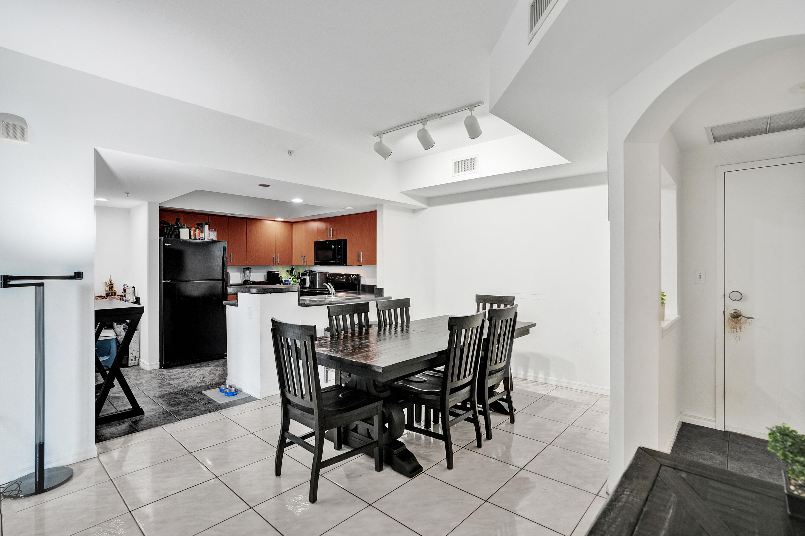 WAVERLY AT LAS OLAS CONDO - Residential Lease