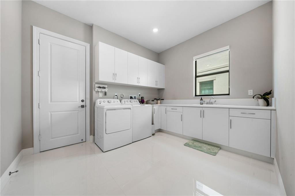 Parkland Bay 183-49 B - Residential