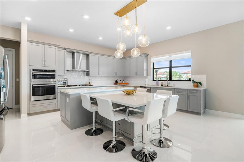 Parkland Bay 183-49 B - Residential