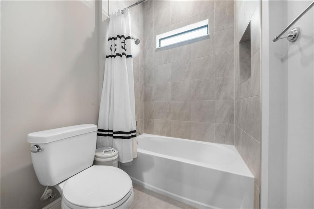 Parkland Bay 183-49 B - Residential