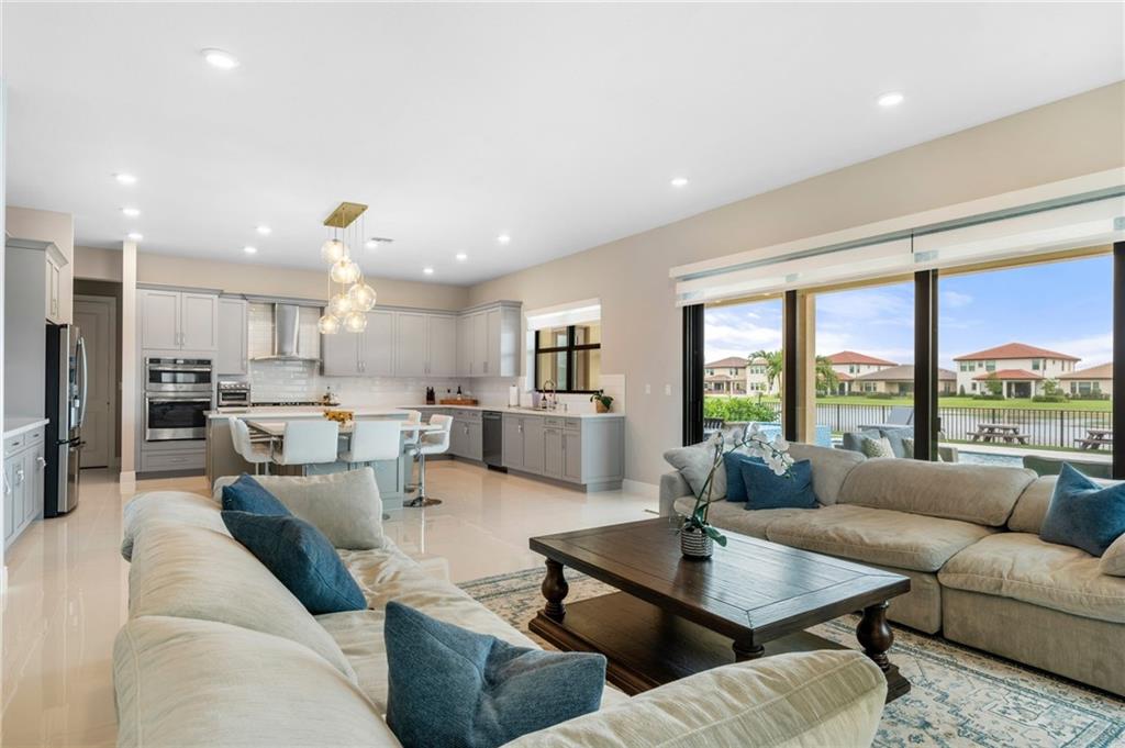Parkland Bay 183-49 B - Residential