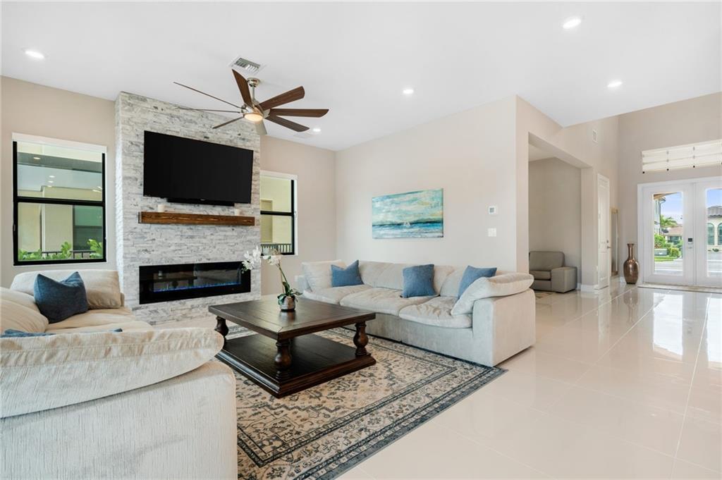 Parkland Bay 183-49 B - Residential