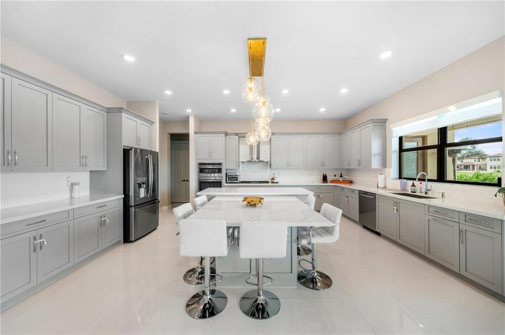 Parkland Bay 183-49 B - Residential
