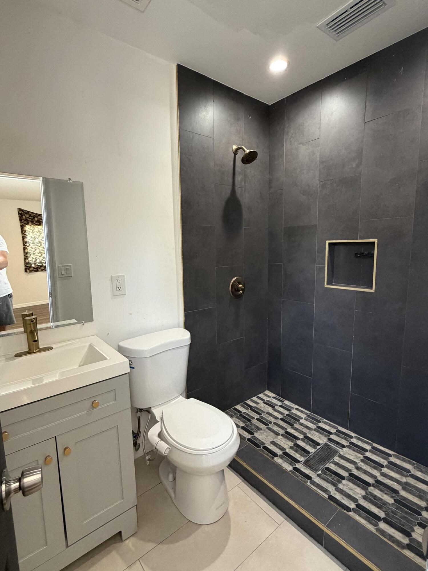 REJUVENTATED, SPACIOUS, TURN-KEY 3/2 W/ NO HOA.  NO APPOINTMENT REQUIRED. COME AND FALL IN LOVE WITH YOUR NEW HOME.  RE-ROOF 2023 ESCROW DEPOSIT MINIMUM IS 2.5% OF OFFER PRICE ON FINANCE OFFERS, 10% IF CASH. SUBMIT OFFER ON THE FARBAR AS-IS CONTRACT AND MUST INCLUDE THE ATTACHED SELLER'S AS-IS ADDENDUM.  EASY TO SHOW.  SUPRA ON FRONT DOOR.  GO & SHOW IT ANYTIME.  NO CBS CODE REQUIRED.  IF IT IS ACTIVE IN THE MLS, IT IS AVAILABLE AND ACCEPTING OFFERS.