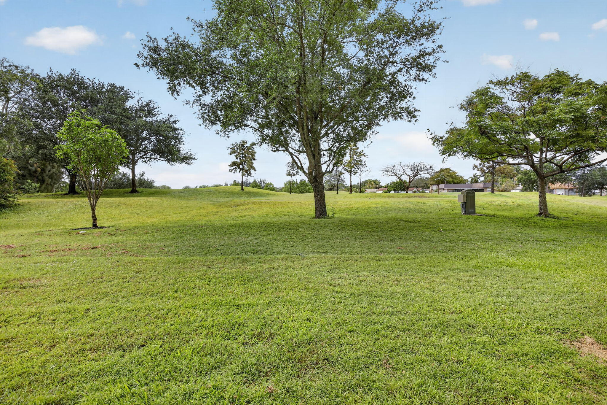 ARROWHEAD CONDO NO IV - Residential