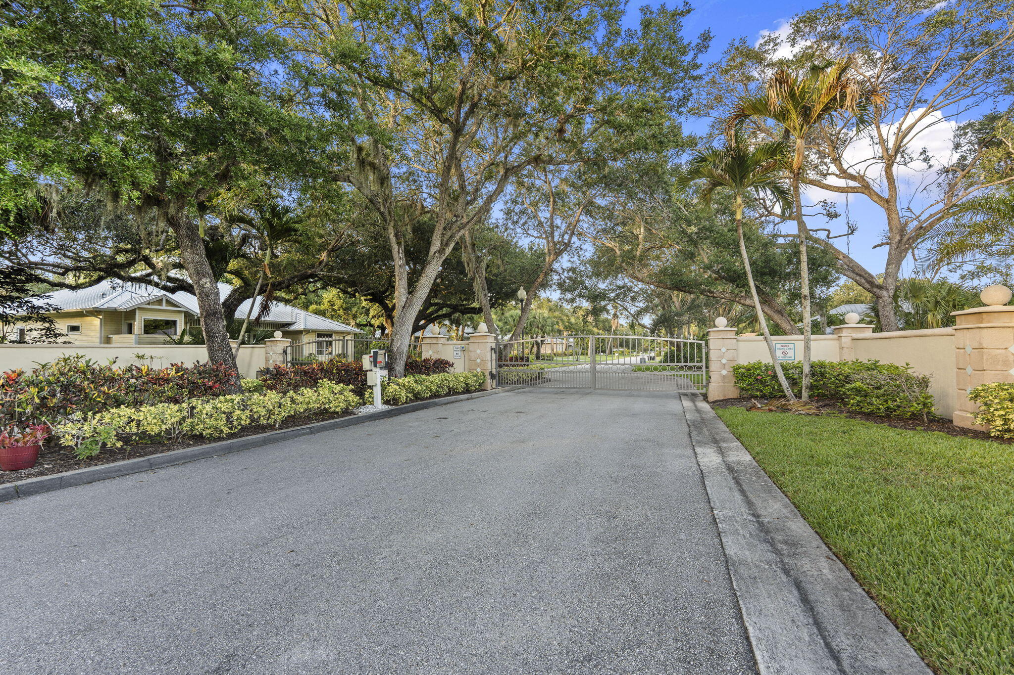 THE REEF (AKA COLONY OF ROCKY POINT) - Residential
