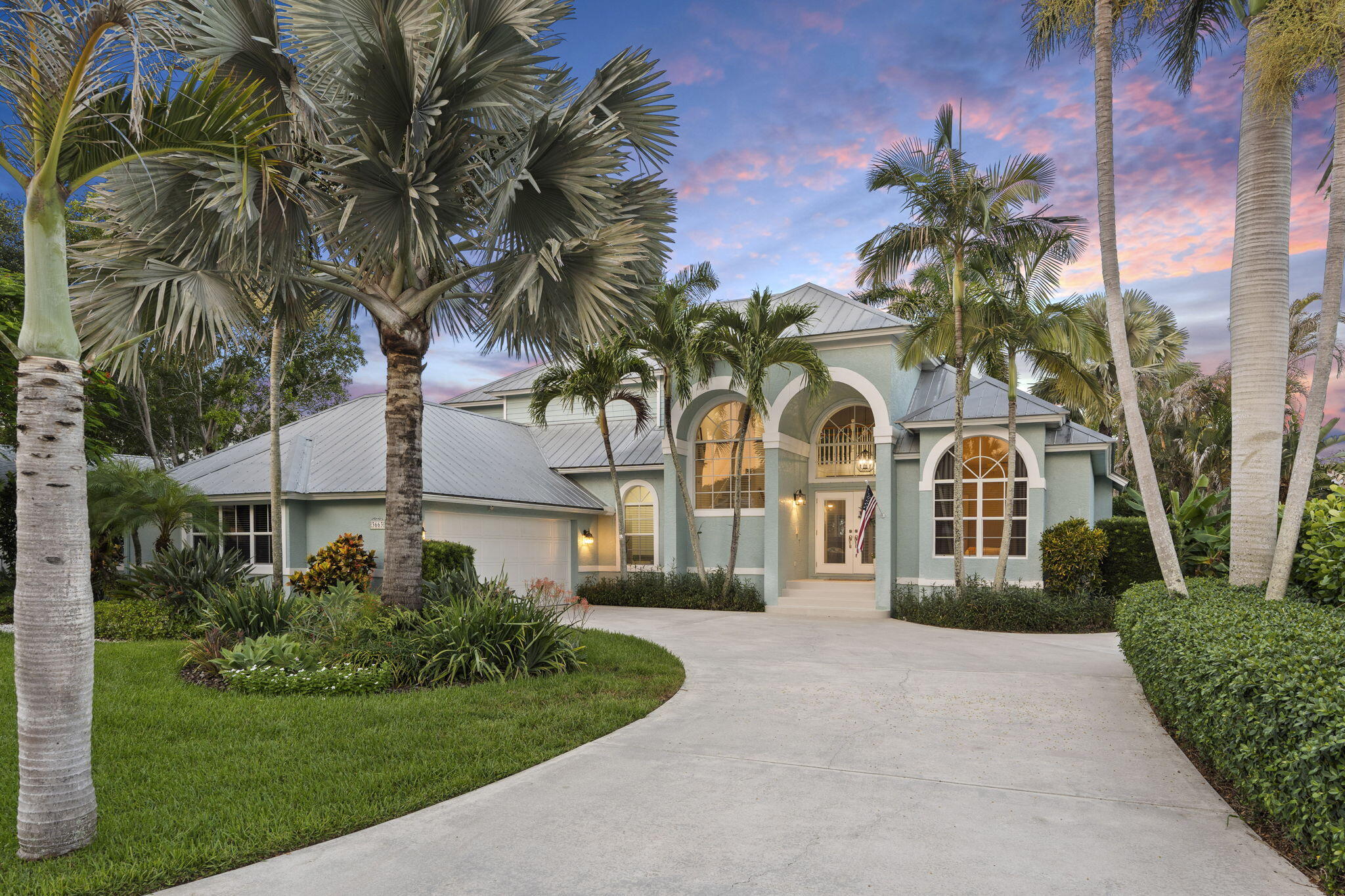 THE REEF (AKA COLONY OF ROCKY POINT) - Residential