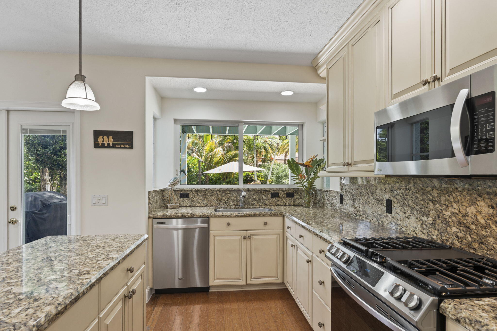 THE REEF (AKA COLONY OF ROCKY POINT) - Residential