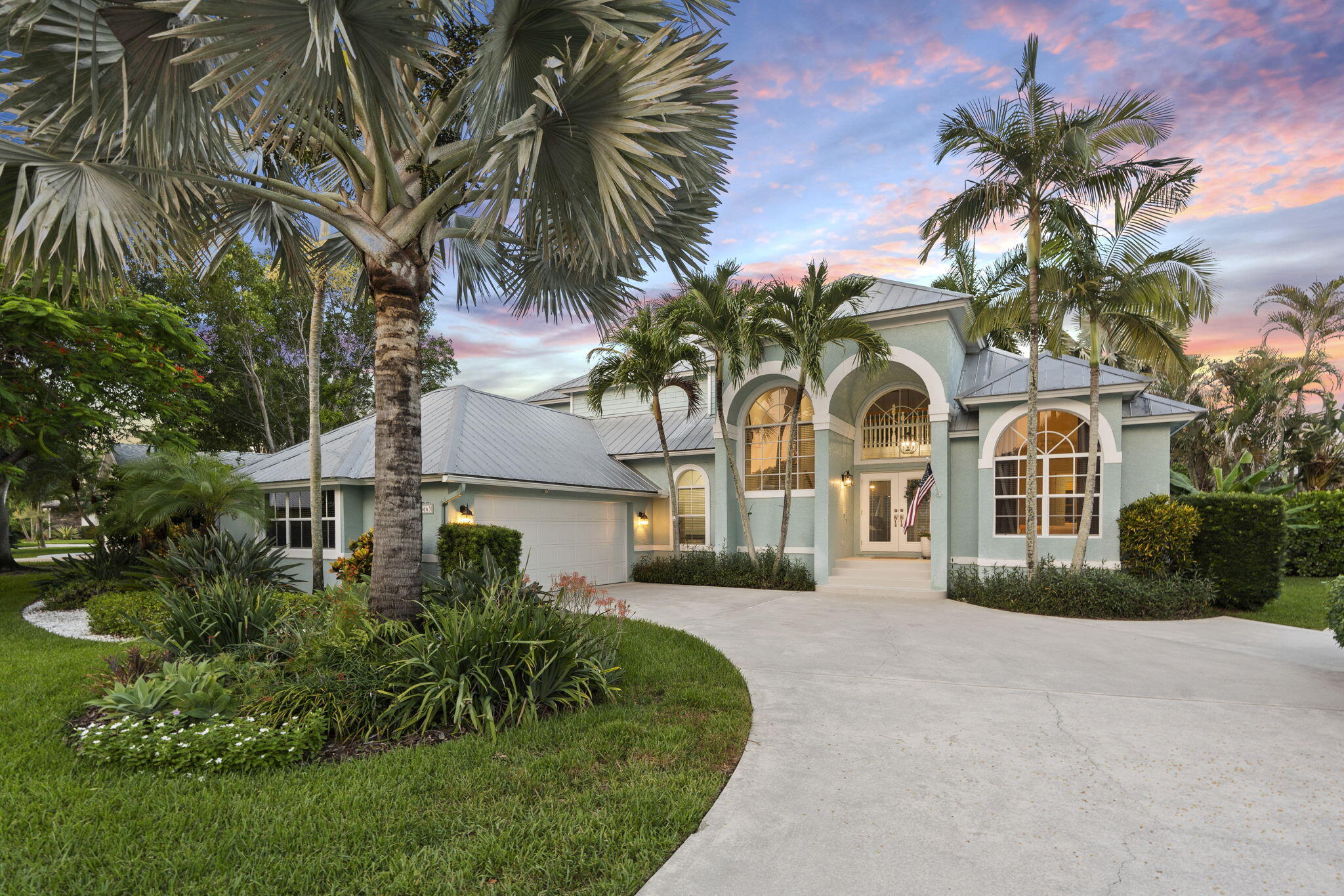 THE REEF (AKA COLONY OF ROCKY POINT) - Residential