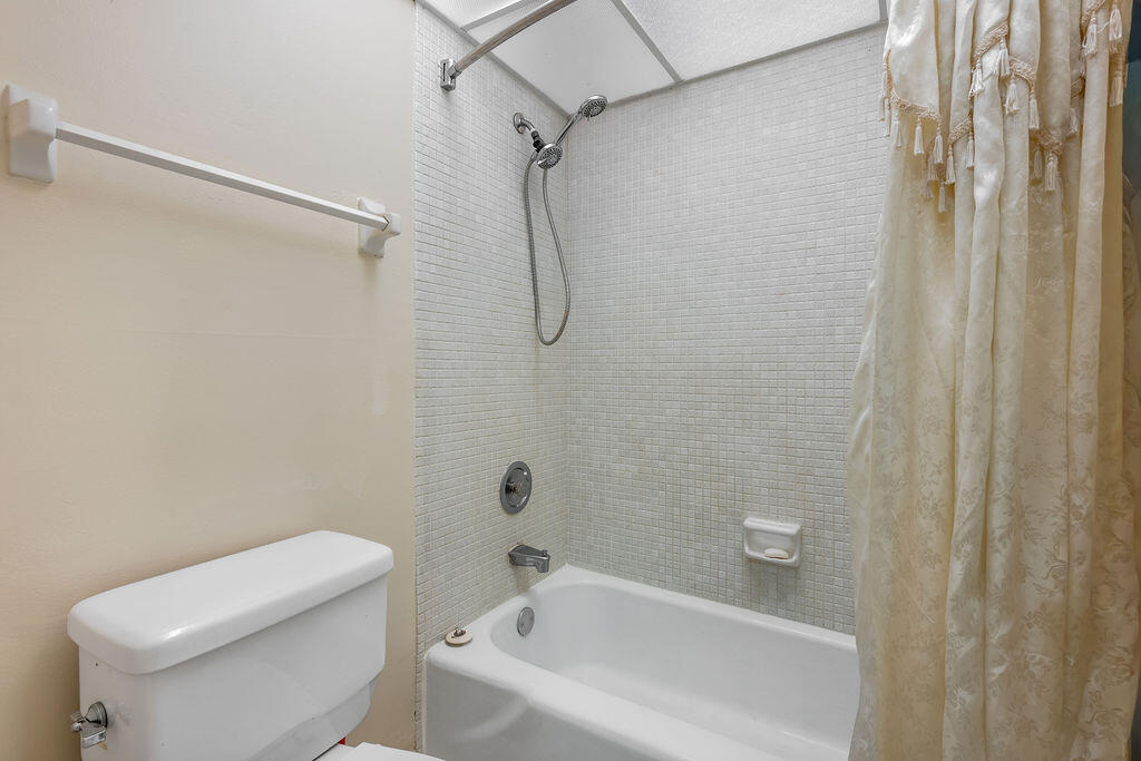 INTERNATIONAL VILLAGE AT - Residential Lease
