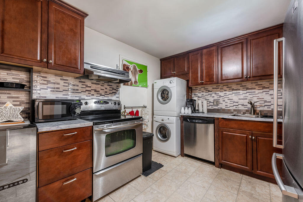 INTERNATIONAL VILLAGE AT - Residential Lease