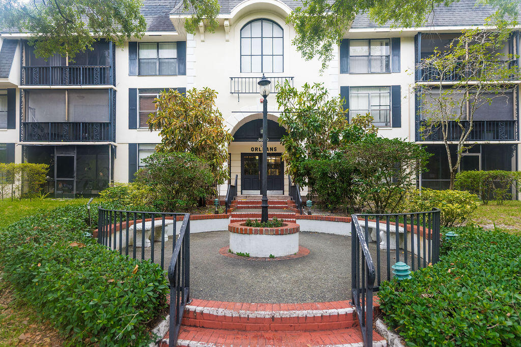 Beautiful furnished 2-bedroom, 2-bath condo in the sought-after Inverrary community! Enjoy resort-style living with access to a clubhouse, pool, tennis courts, sauna, free parking, 24-hour security, and gated entry. Rent includes HOA, water, sewer, and trash. Tenant pays electricity and internet. Requirements: 1st month's rent, 1-month security deposit, rental application, background check, and verifiable income of at least 2.5-3x the monthly rent. Ready for immediate move-in! furniture included.
