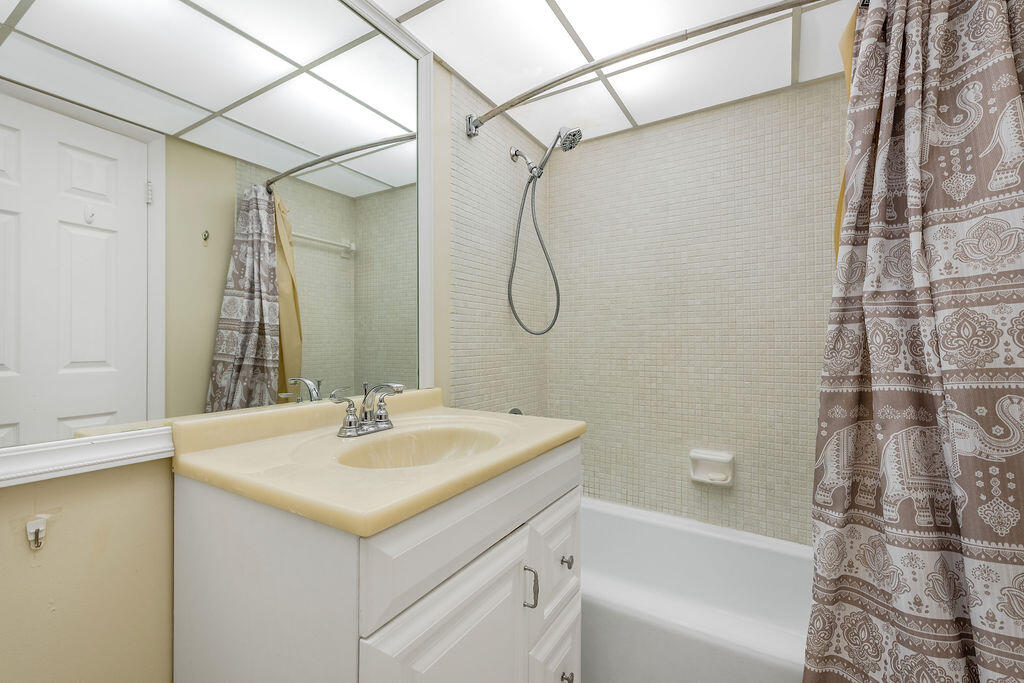 INTERNATIONAL VILLAGE AT - Residential Lease