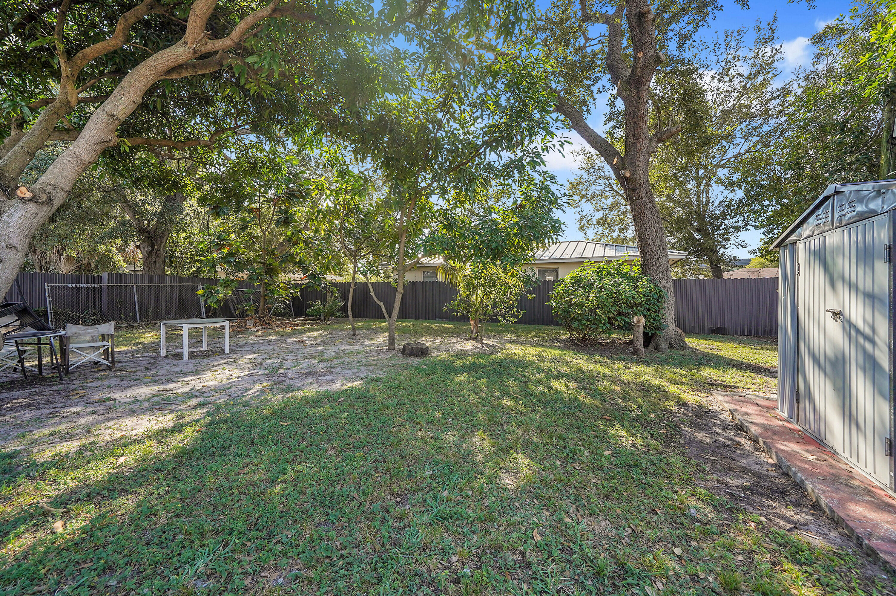 ARCH CREEKS ESTATES - Residential Lease